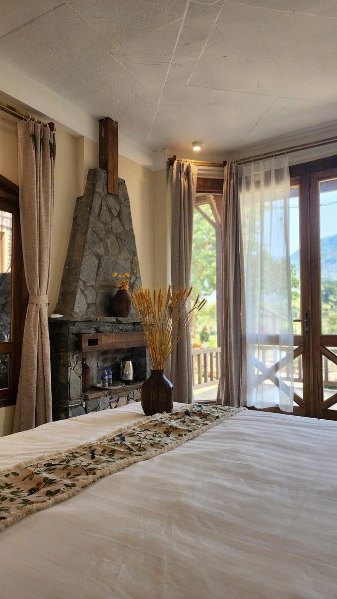 Hotel 4 Seasons & 4*