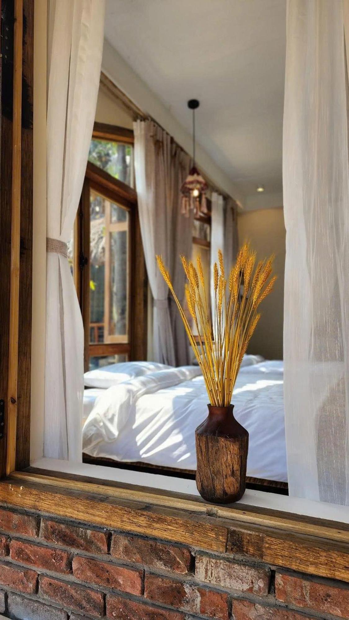 4 Seasons & 4* Mai Chau