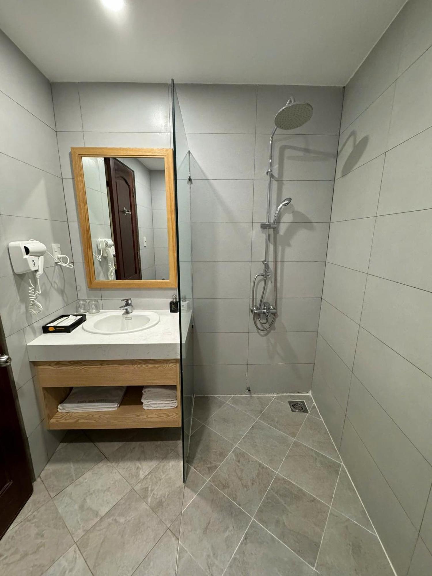 Thuy Hotel 3*