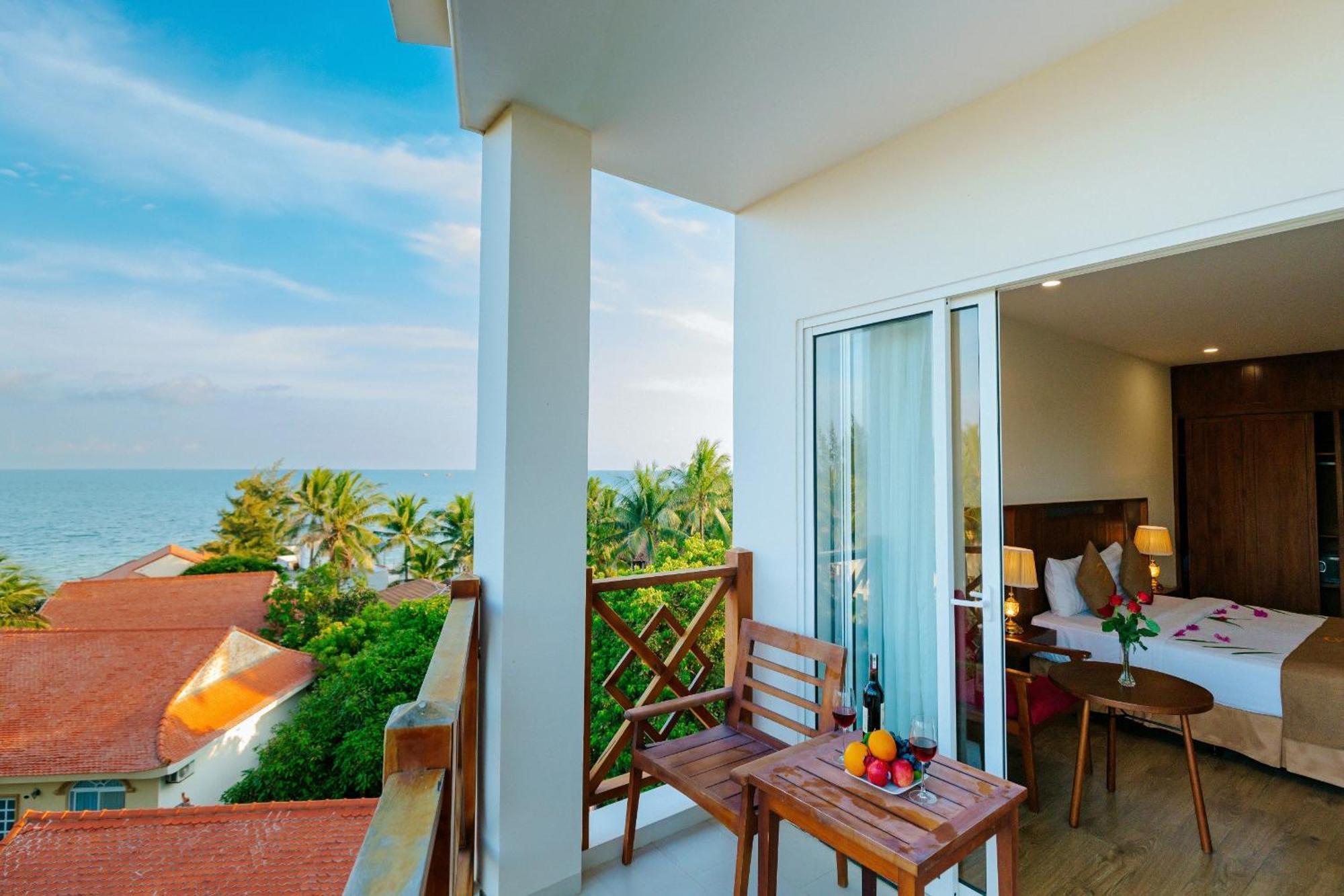 Resort Le Aqua & Phan Thiet - Swiss Village & Mui Ne