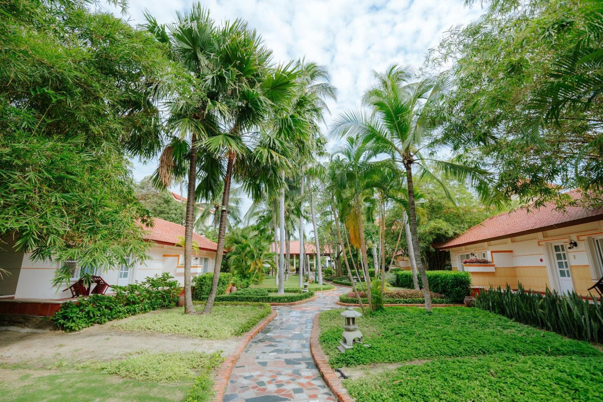 Resort Le Aqua & Phan Thiet - Swiss Village &