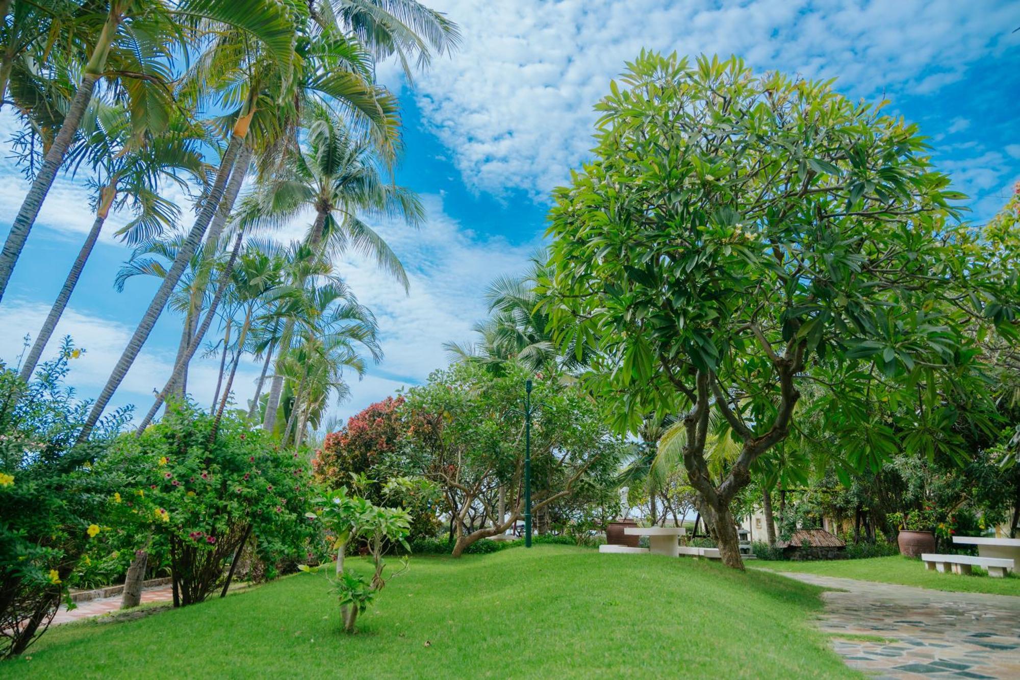 Le Aqua & Phan Thiet - Swiss Village & 4* Mui Ne