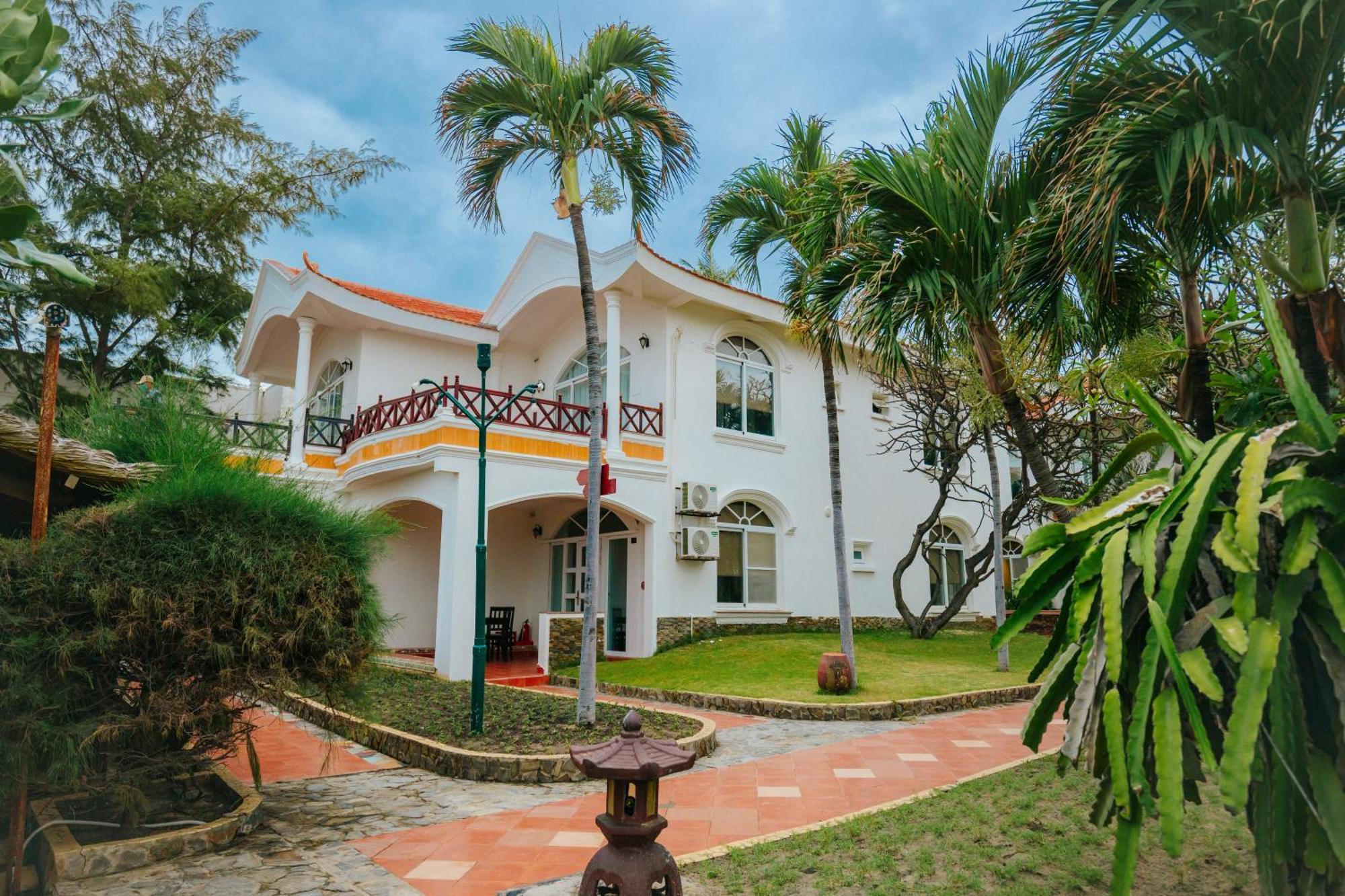 Le Aqua & Phan Thiet - Swiss Village &