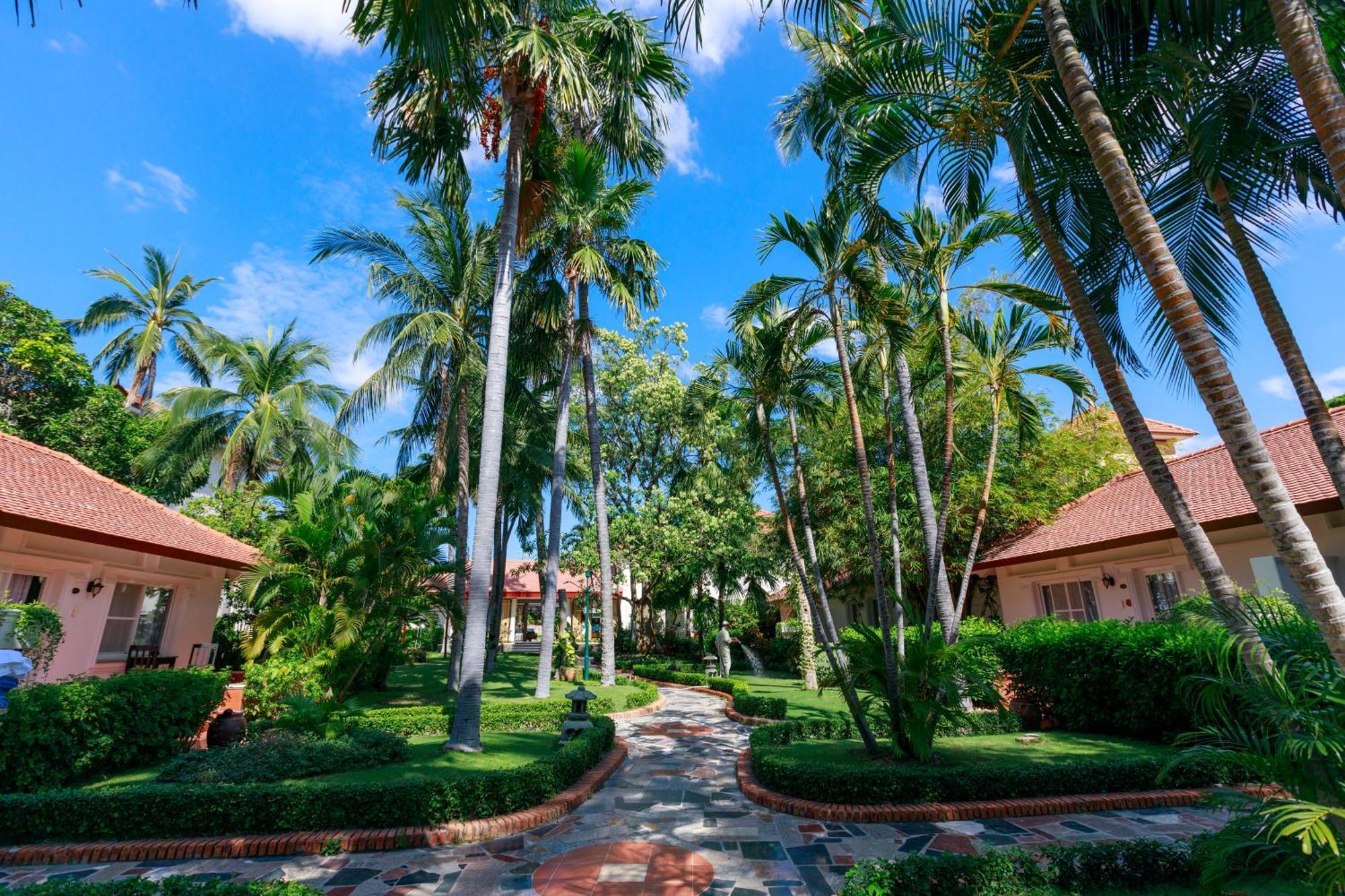 Le Aqua & Phan Thiet - Swiss Village & Resort Mui Ne