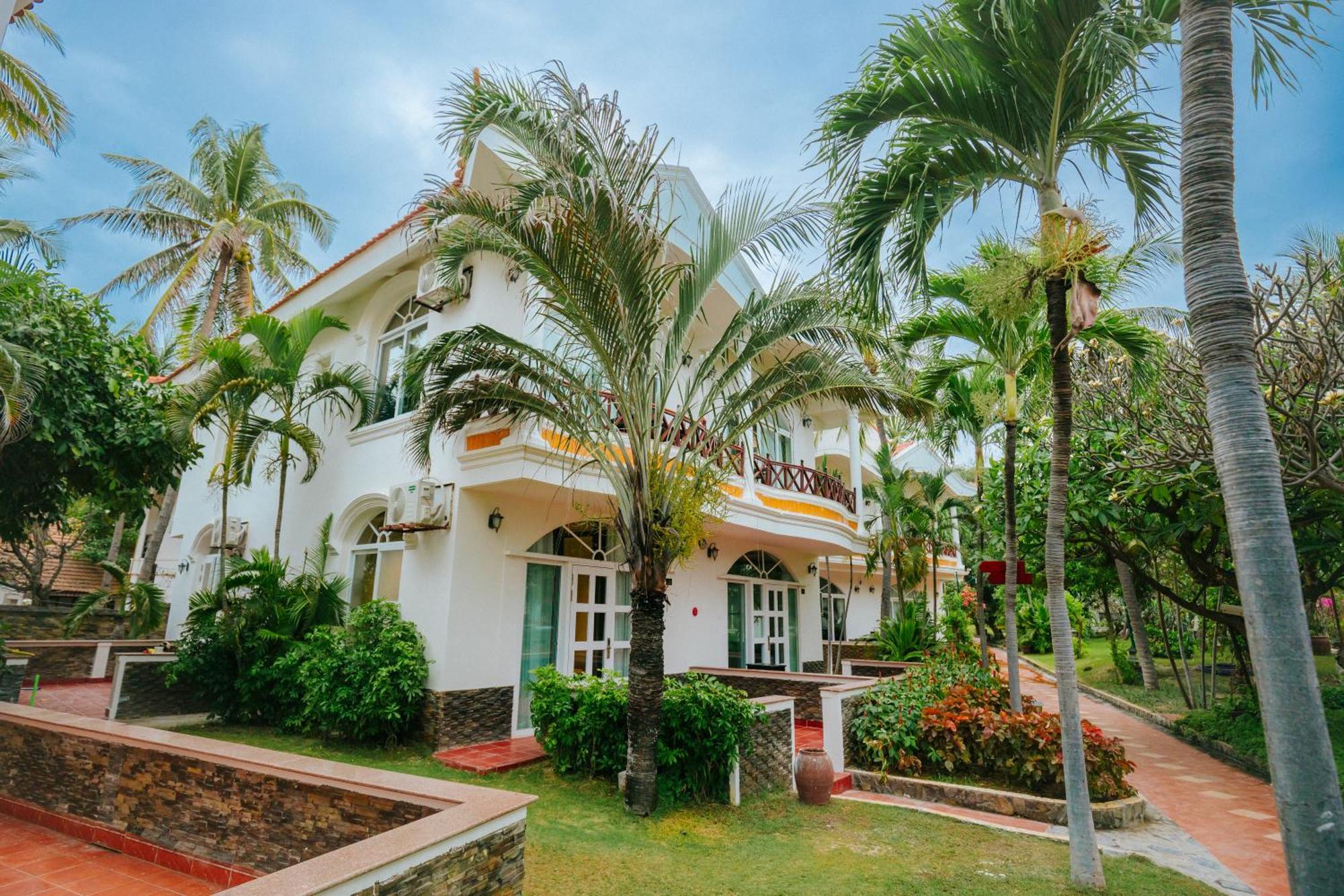 Le Aqua & Phan Thiet - Swiss Village & Mui Ne