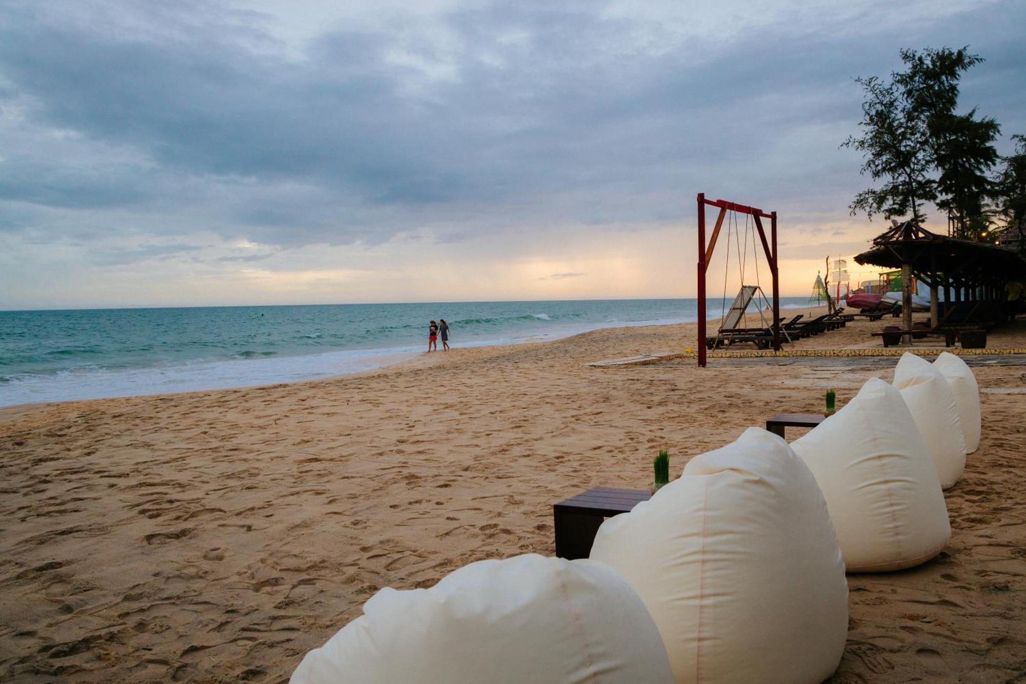 Le Aqua & Phan Thiet - Swiss Village &