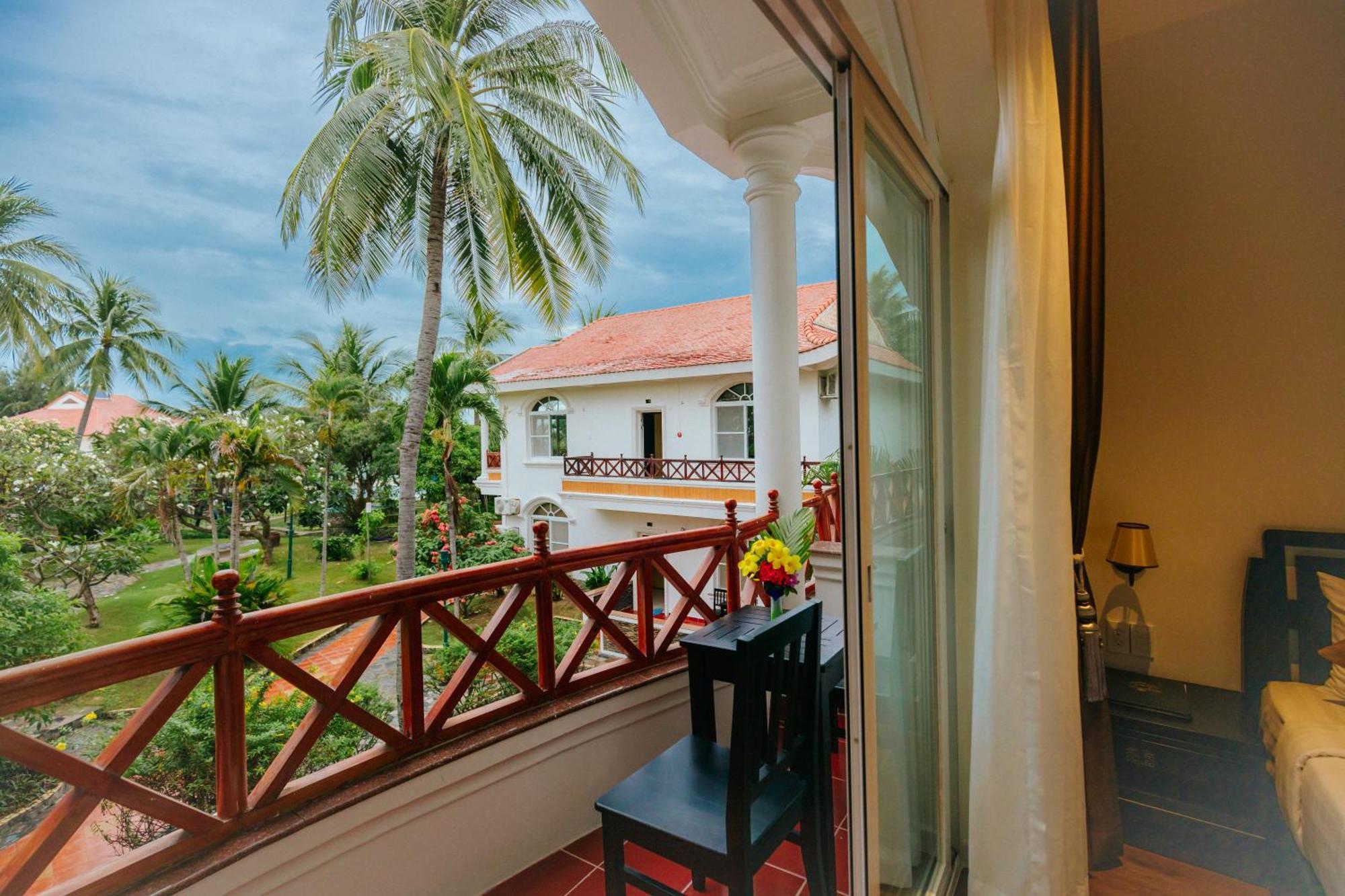 Le Aqua & Phan Thiet - Swiss Village &