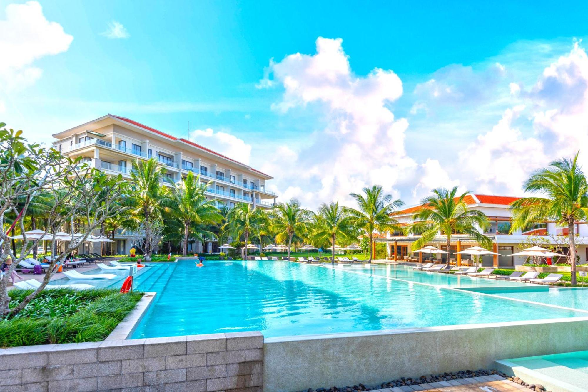 Golden Beachside Resort 5*