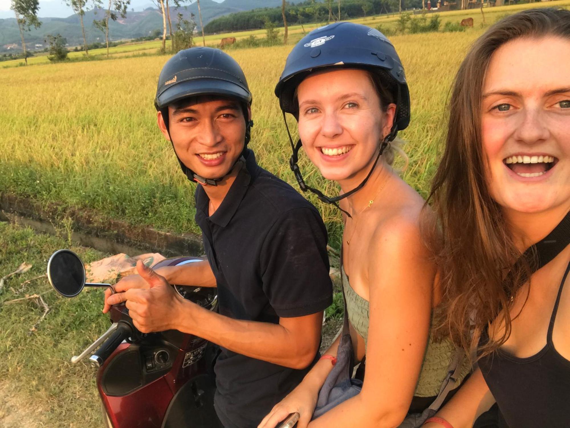 Happy Field Hotel Phong Nha