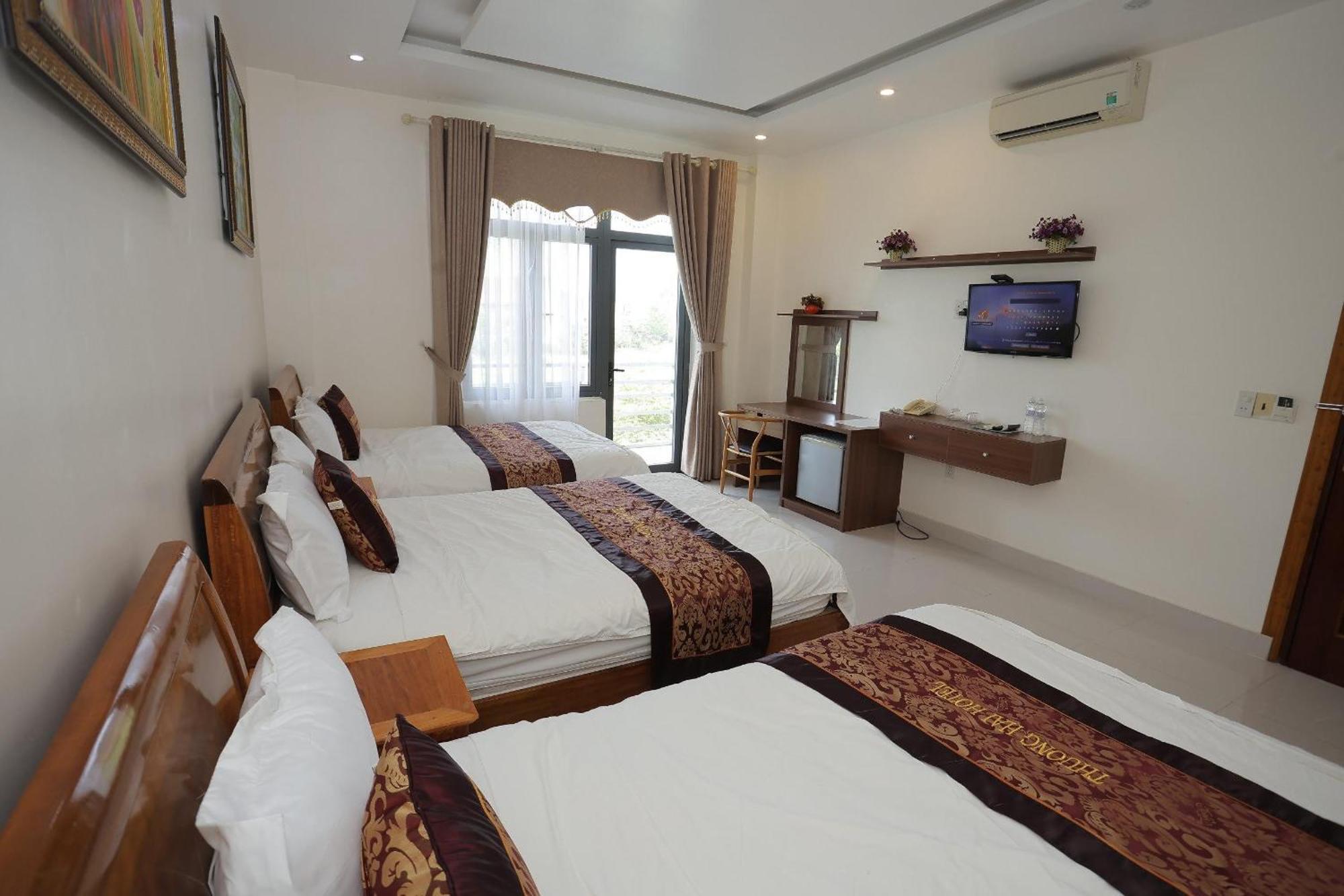 Jasmine & Roof Bar * Phong Nha