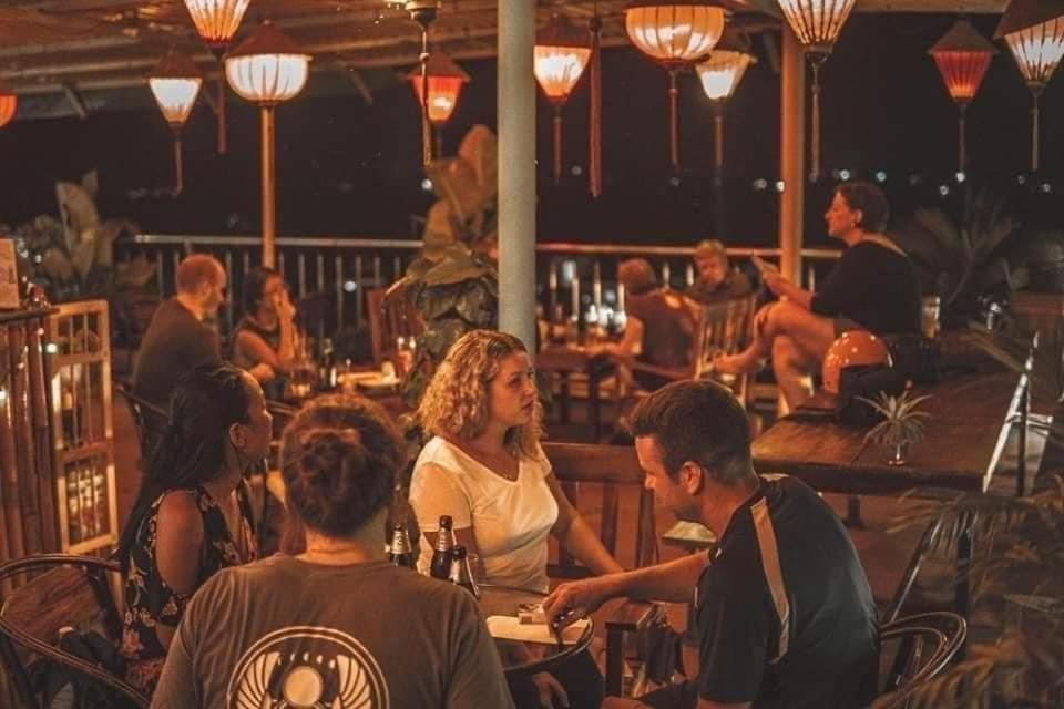 Jasmine & Roof Bar Hostel *