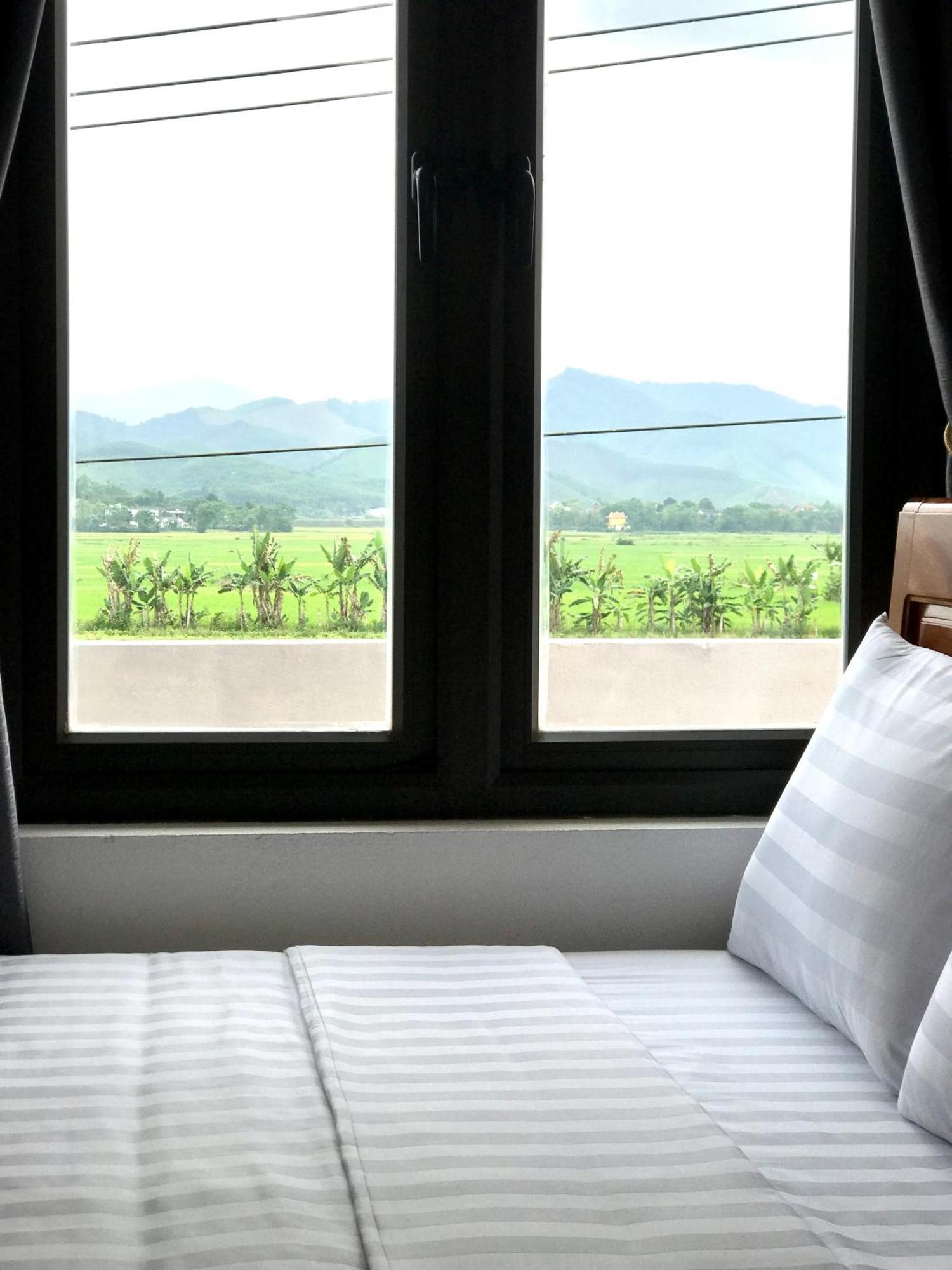 Happy Field Hotel