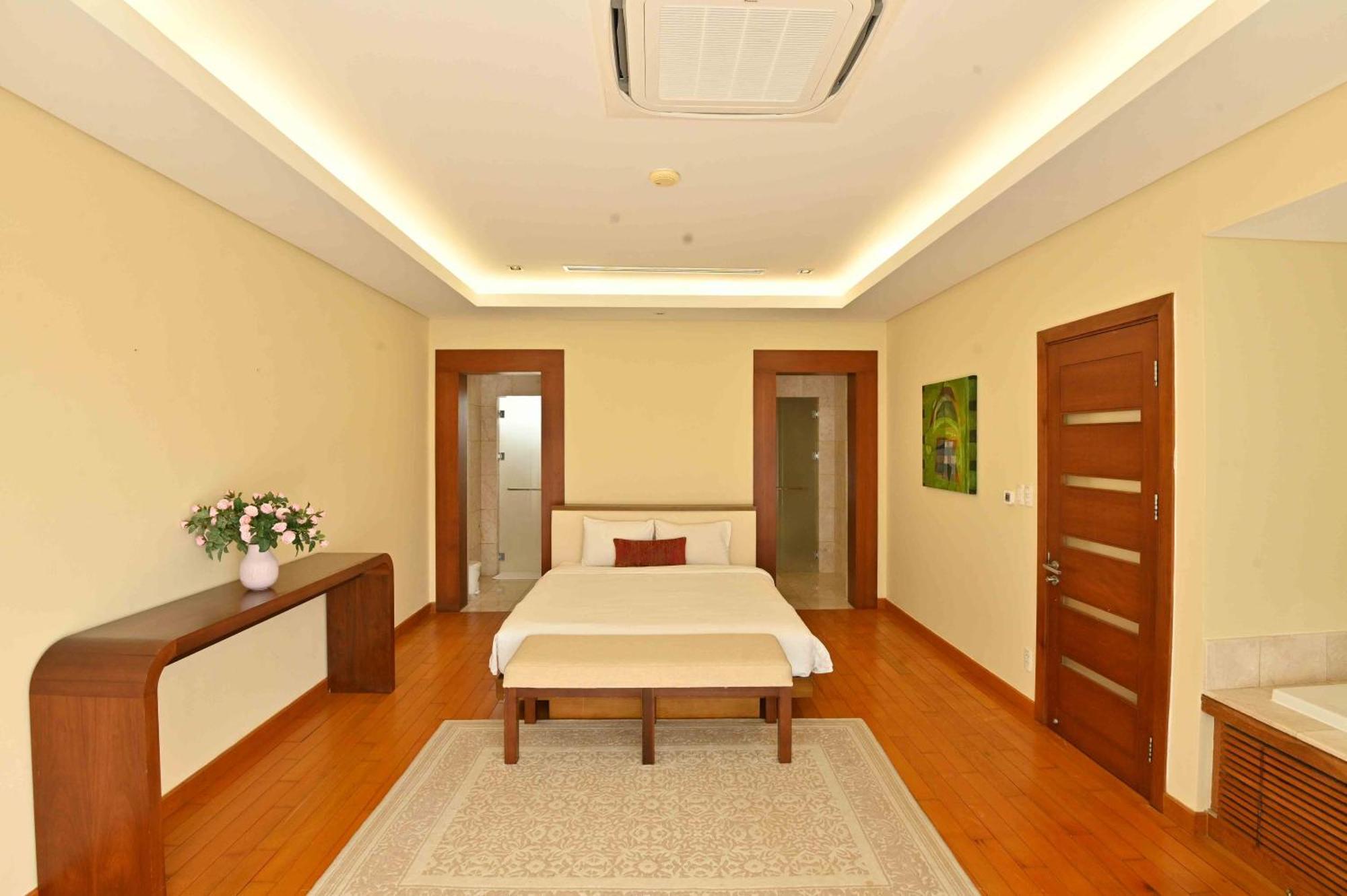 Golden Beachside Resort