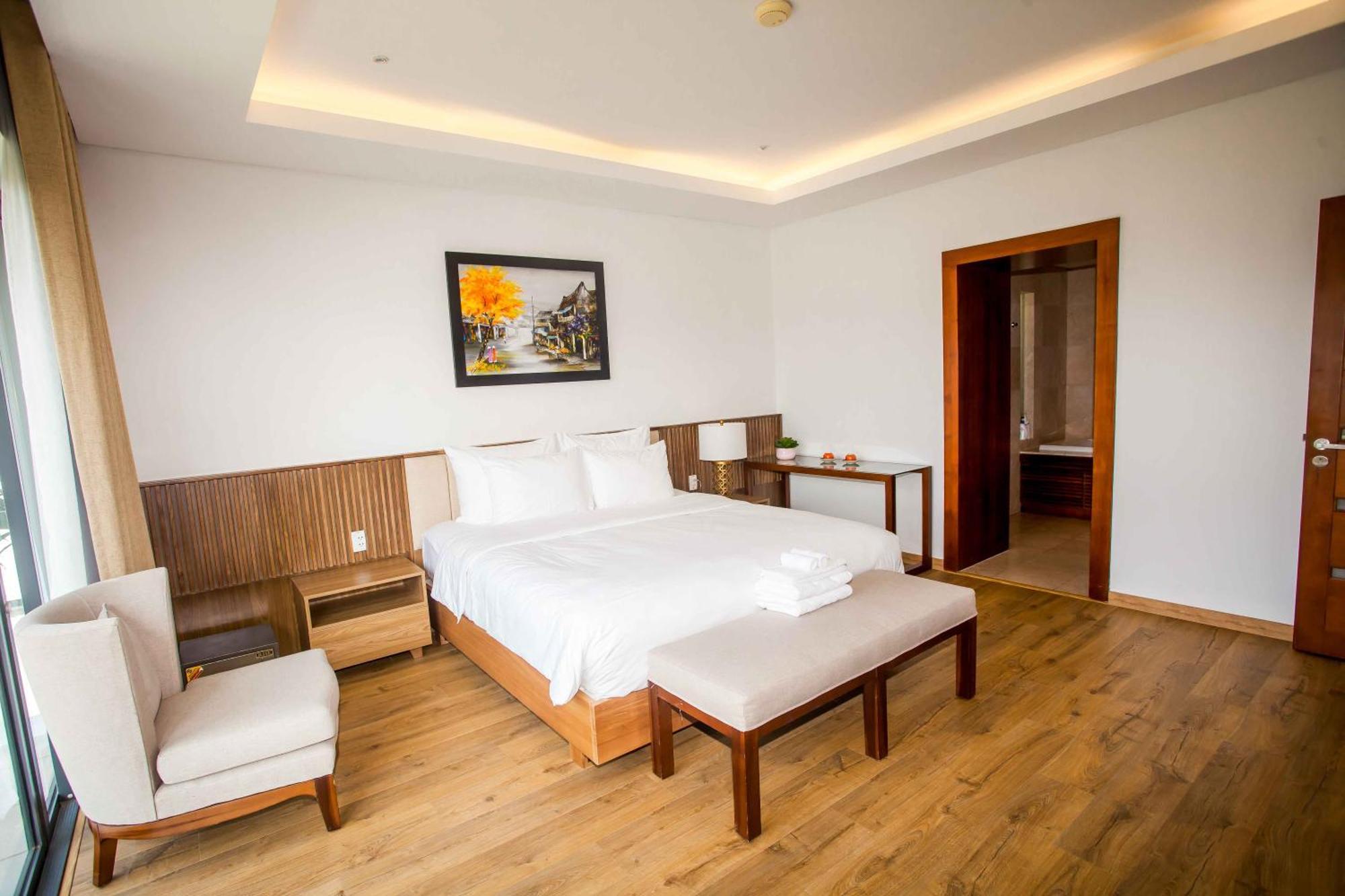 Golden Beachside Da Nang