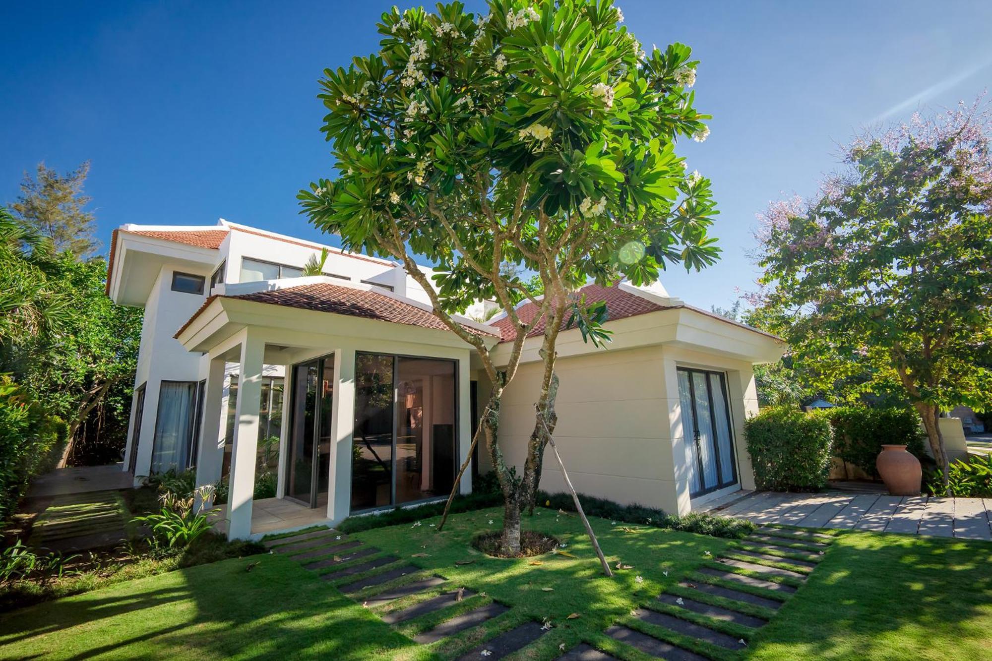 Golden Beachside 5* Da Nang