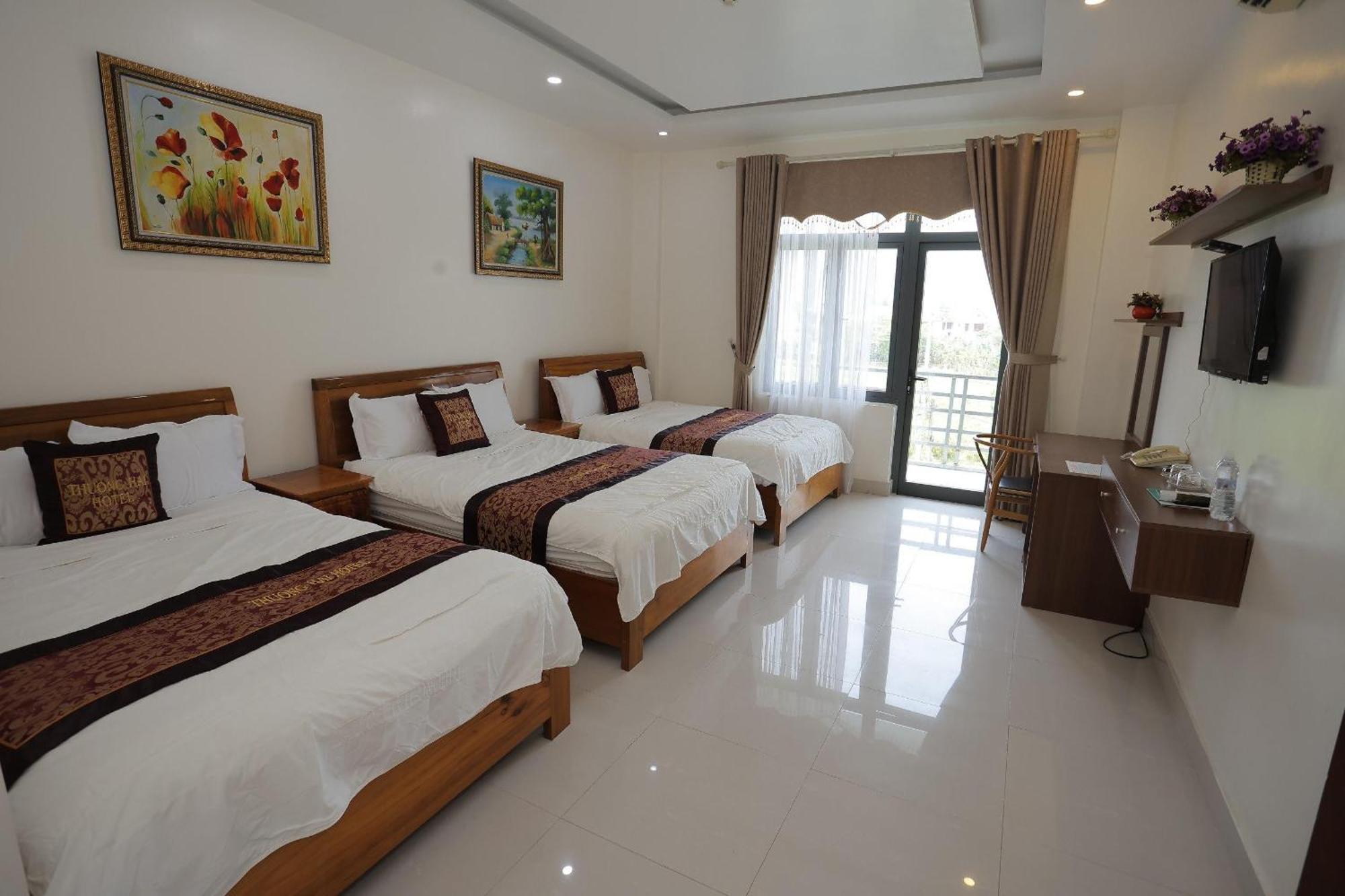 Jasmine & Roof Bar * Phong Nha