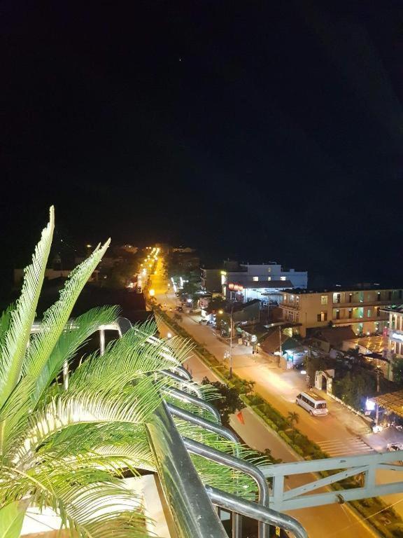 Hostel Jasmine & Roof Bar