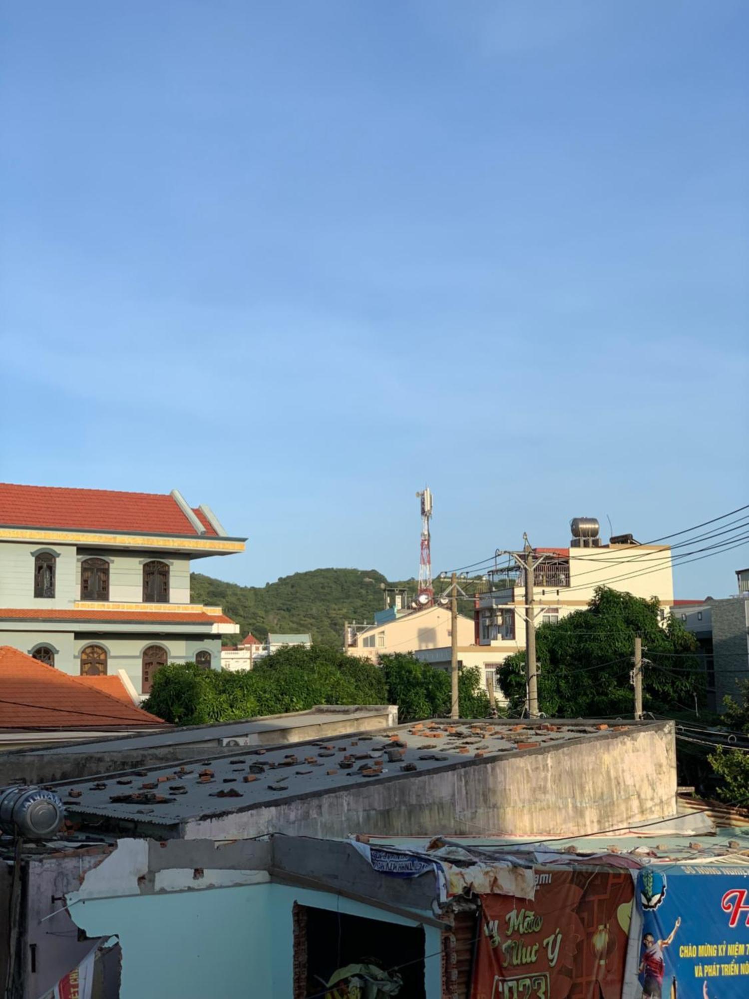 Motel 2001 Long Hai