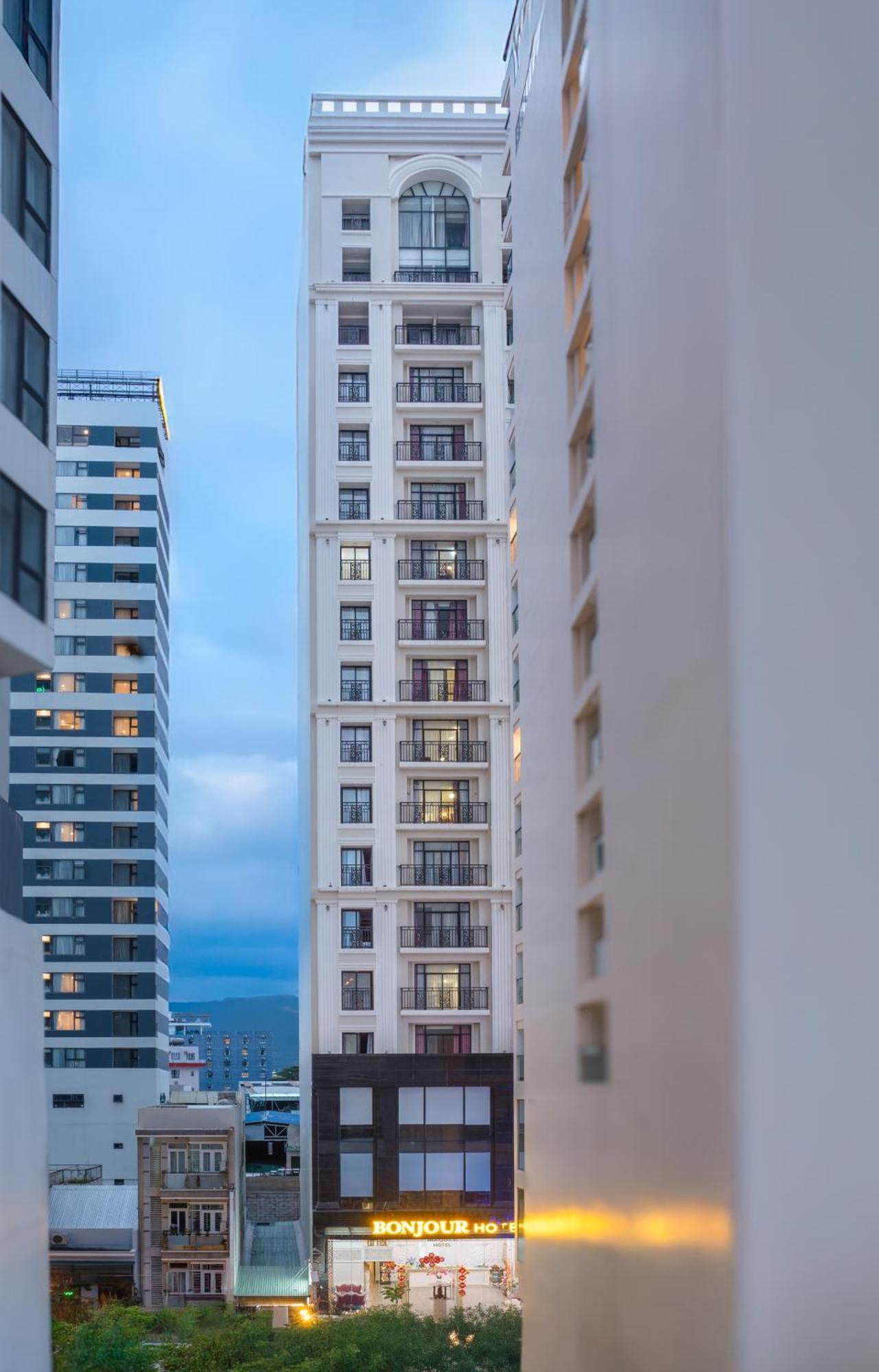 Khách sạn Bonjour Nha Trang