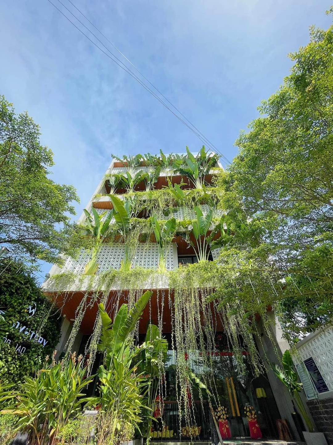 The Mystery Con Dao Hotel