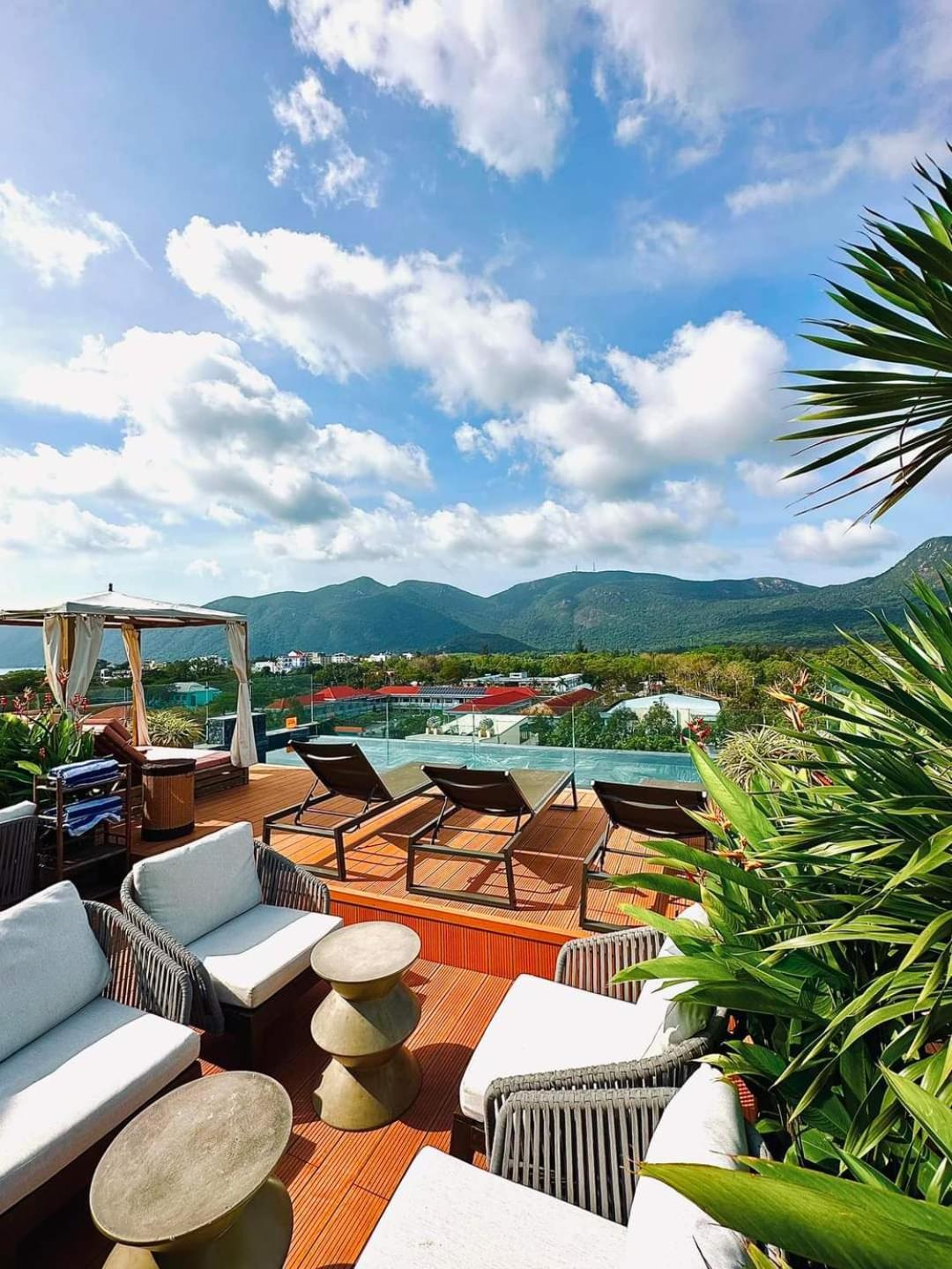 The Mystery Con Dao Hotel 3*