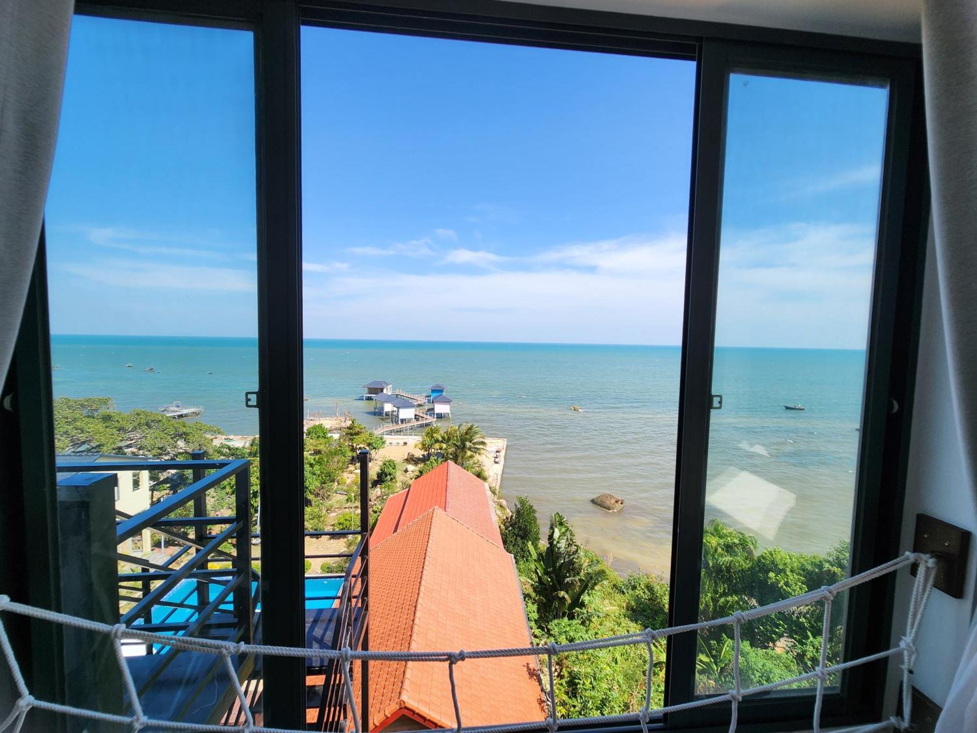 Sunny Shore *