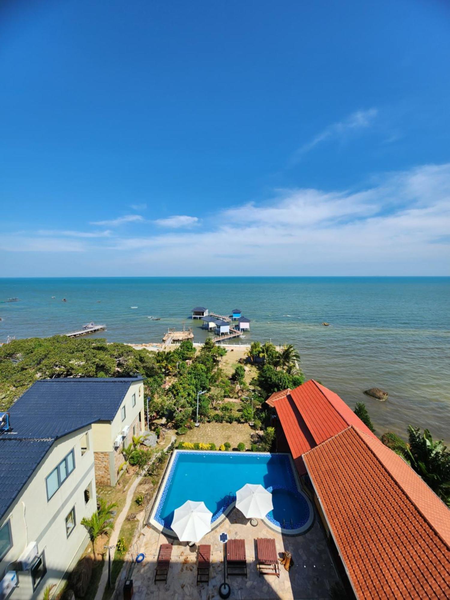 Sunny Shore Resort *