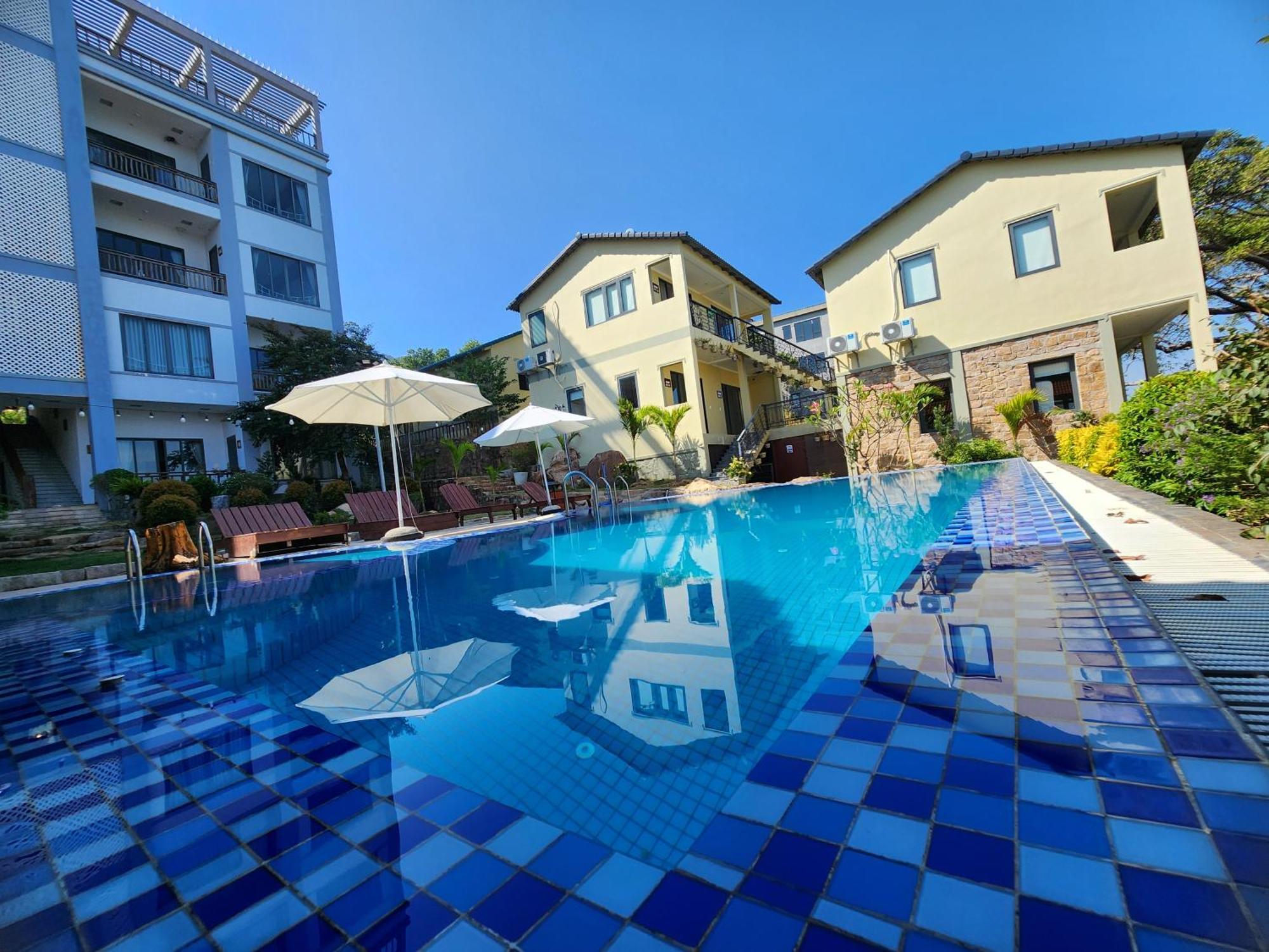 Resort Sunny Shore *