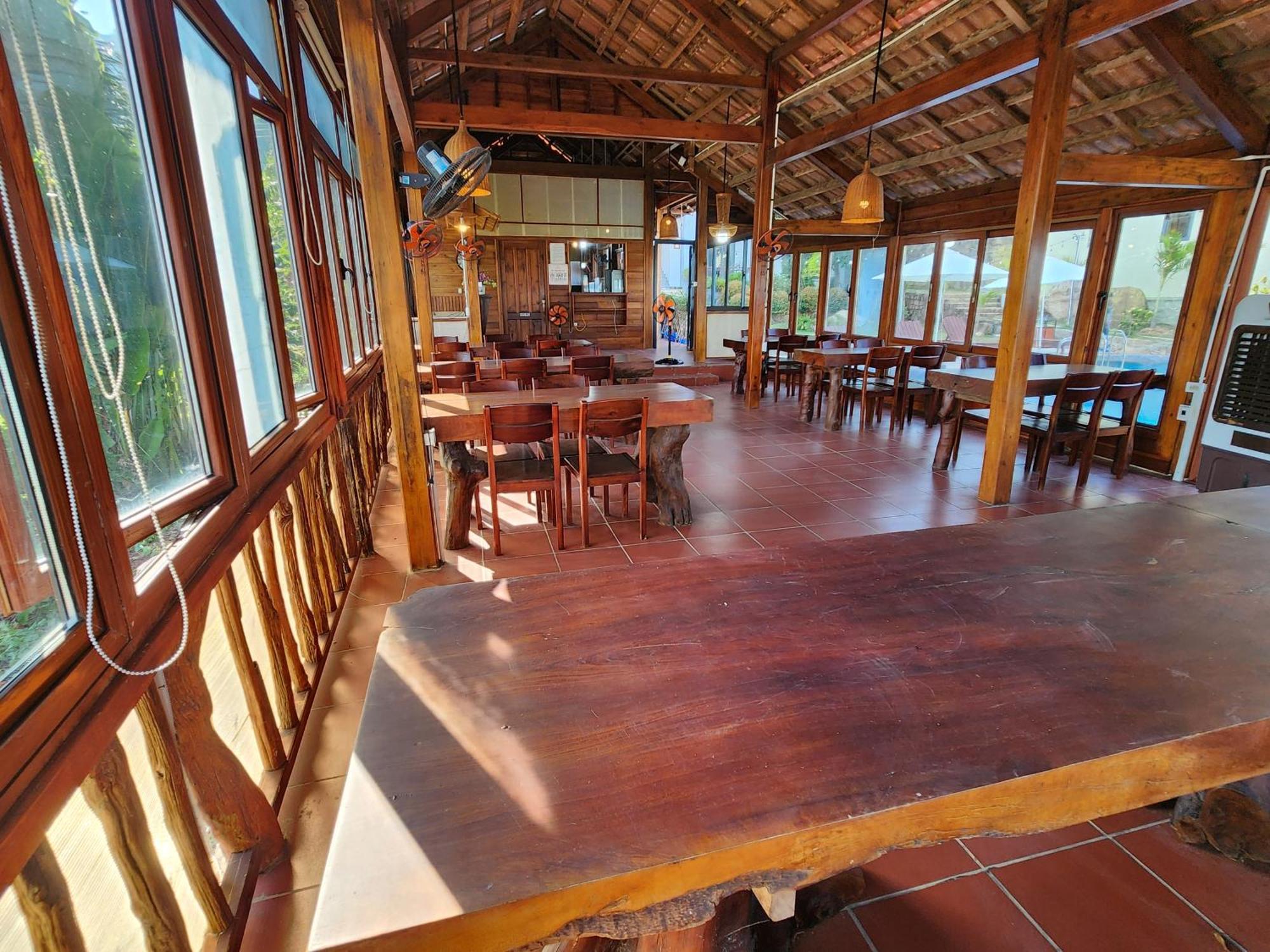 Sunny Shore Resort