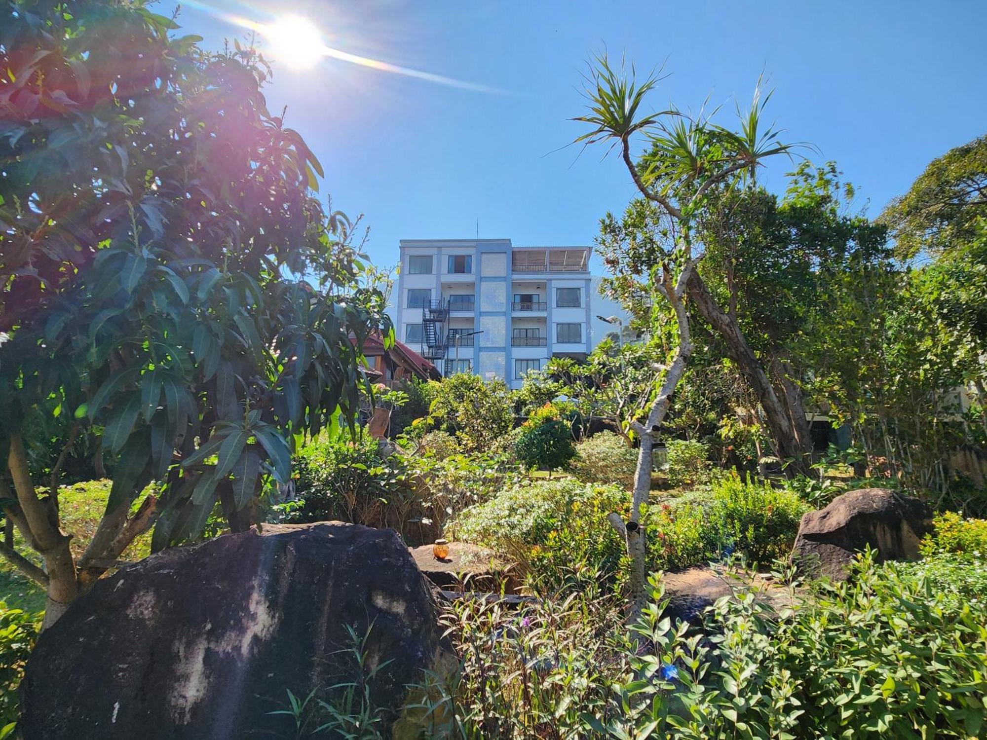 Sunny Shore Resort