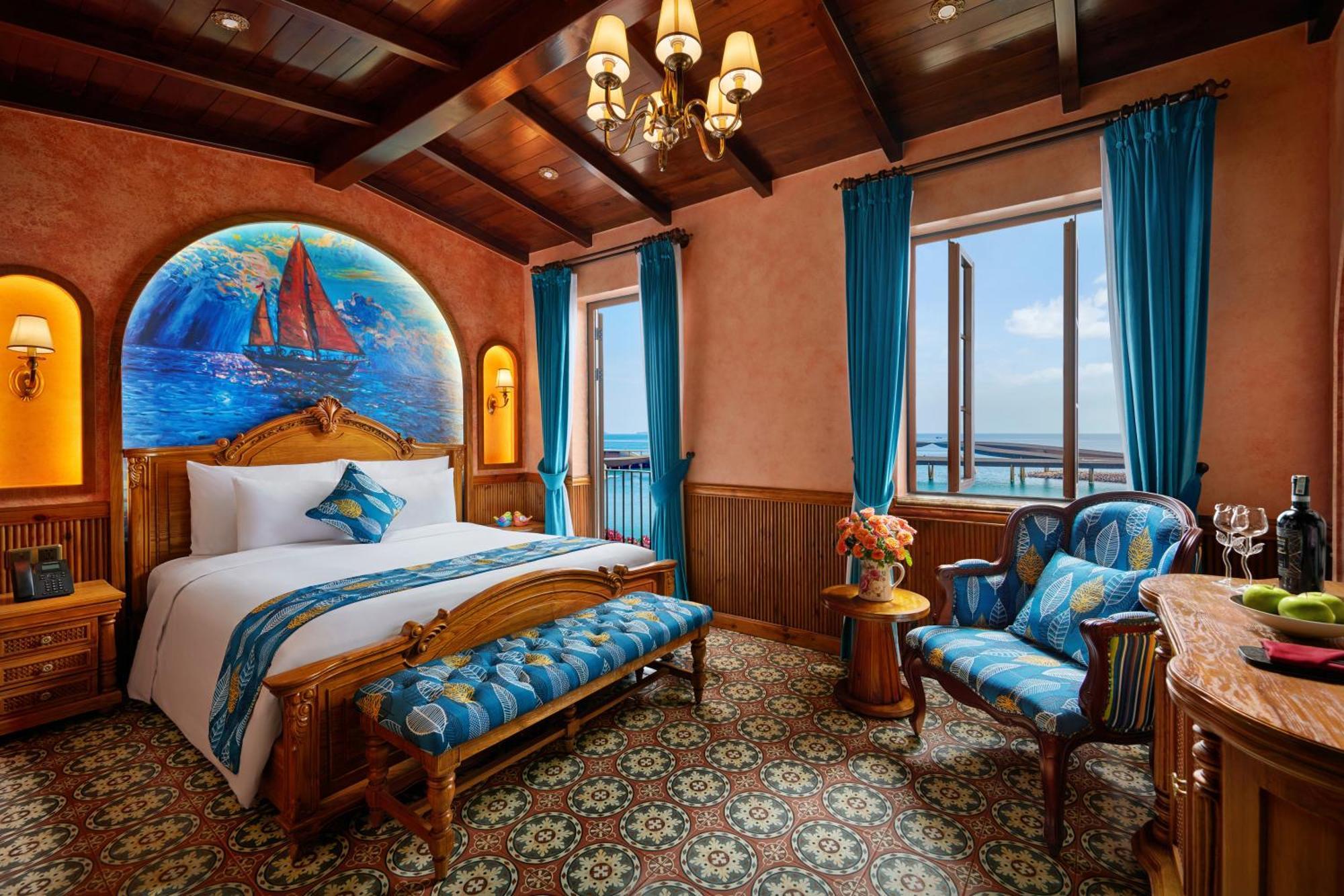 Venice - Free Airport Shuttle & Sunset Town Tour 4*