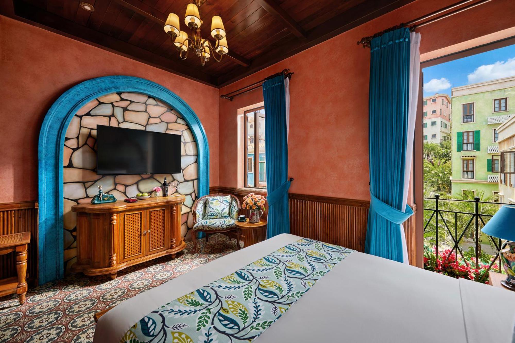 Hotel Venice - Free Airport Shuttle & Sunset Town Tour 4*