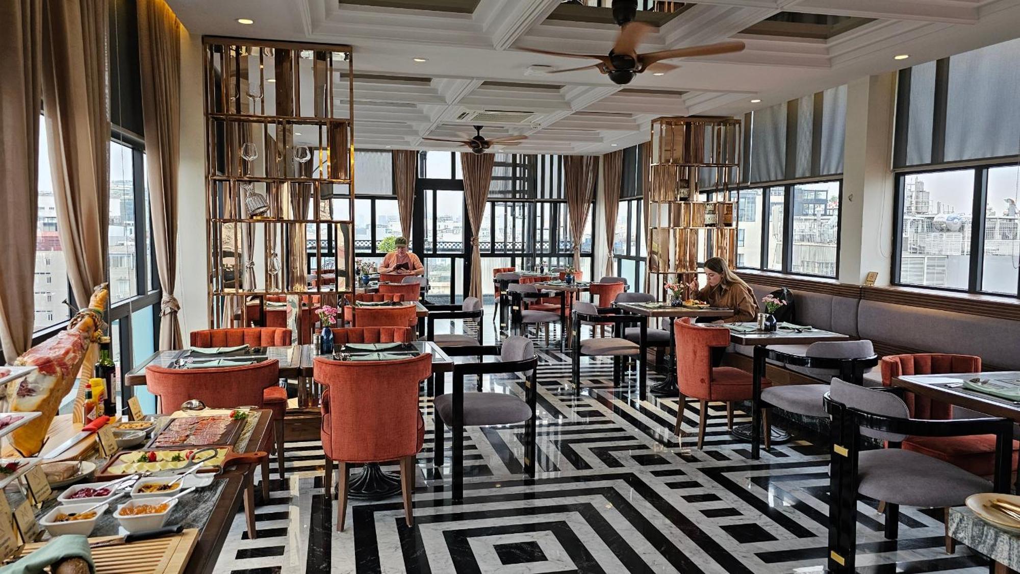 Khách sạn Minerva Premium 4*