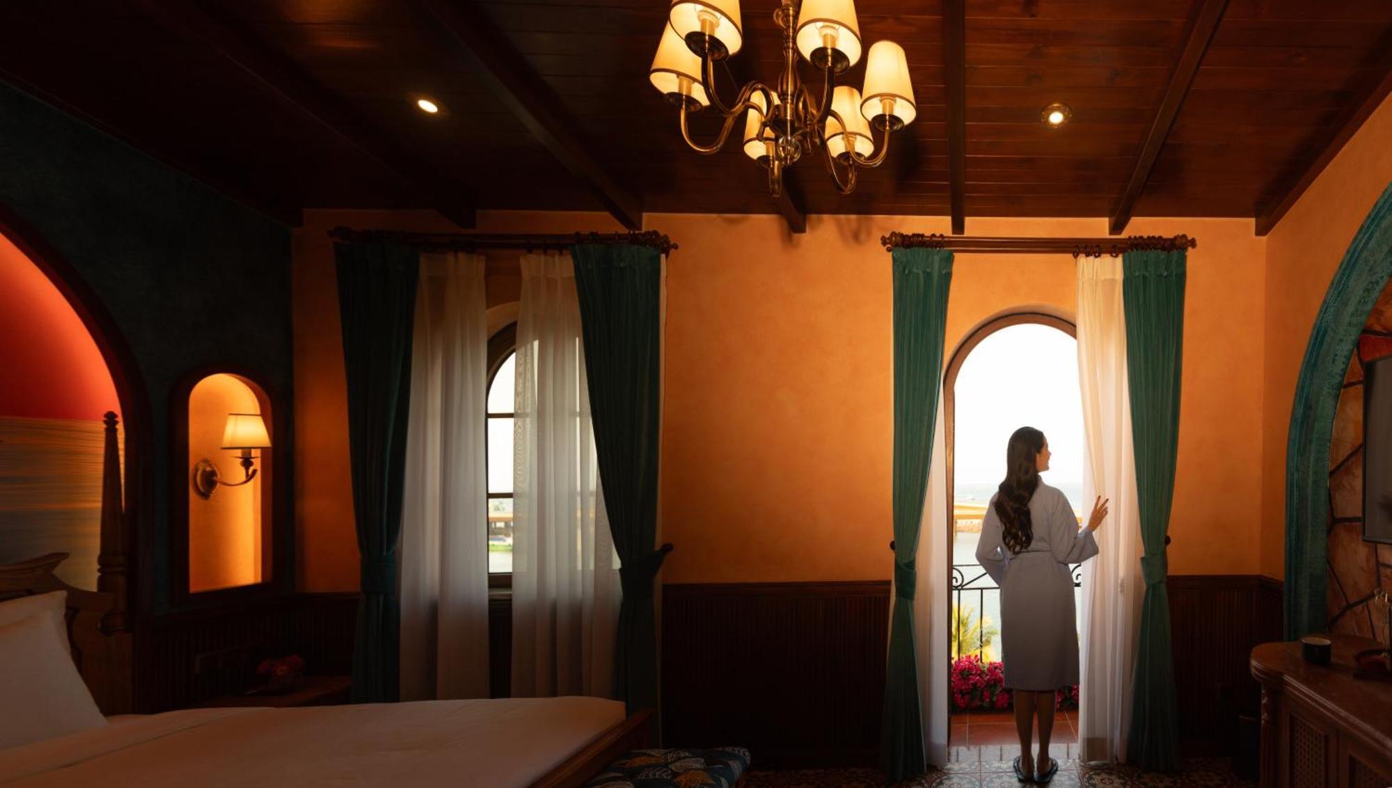 Venice - Free Airport Shuttle & Sunset Town Tour Phu Quoc