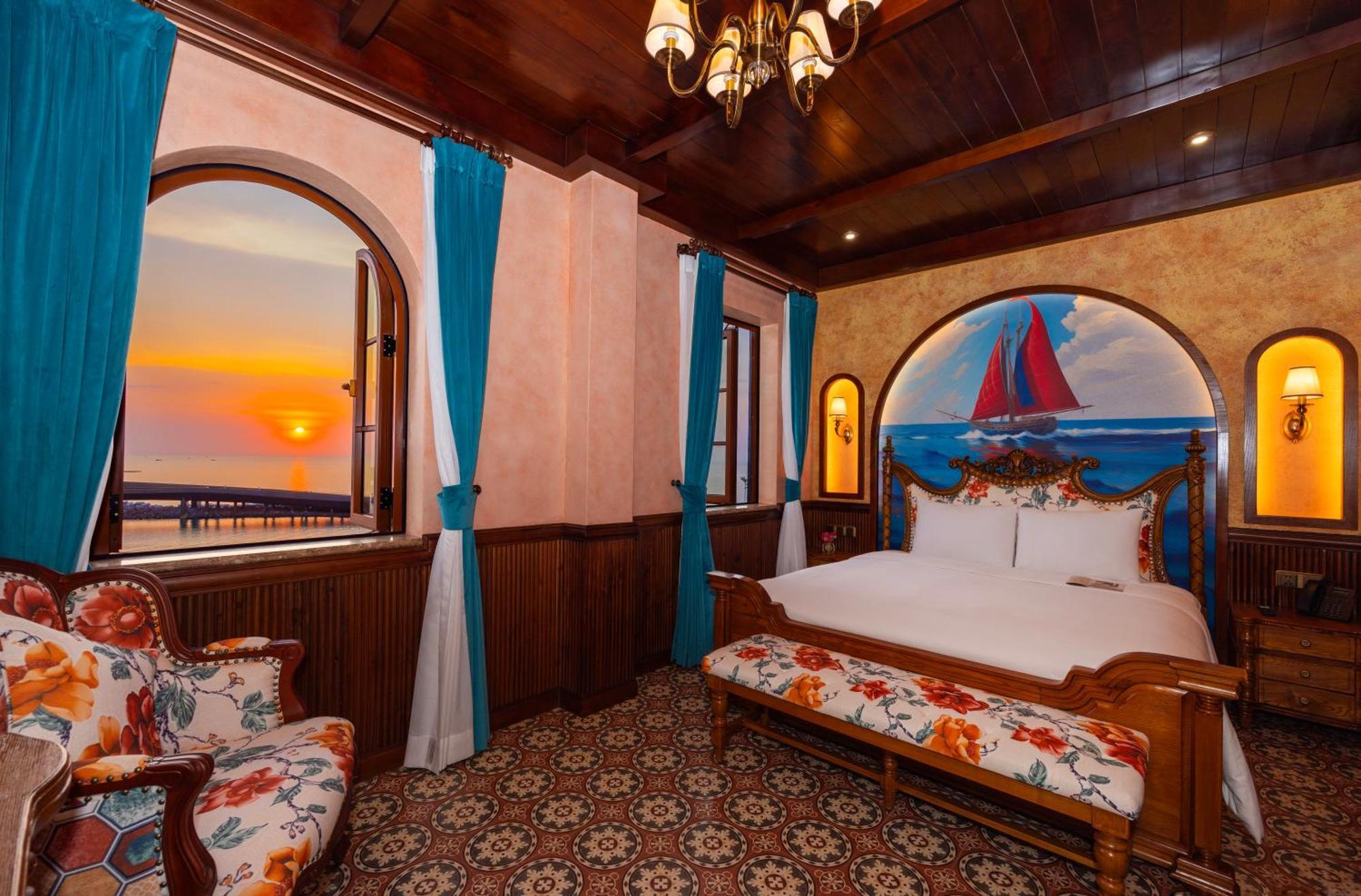 Venice - Free Airport Shuttle & Sunset Town Tour 4* Phu Quoc