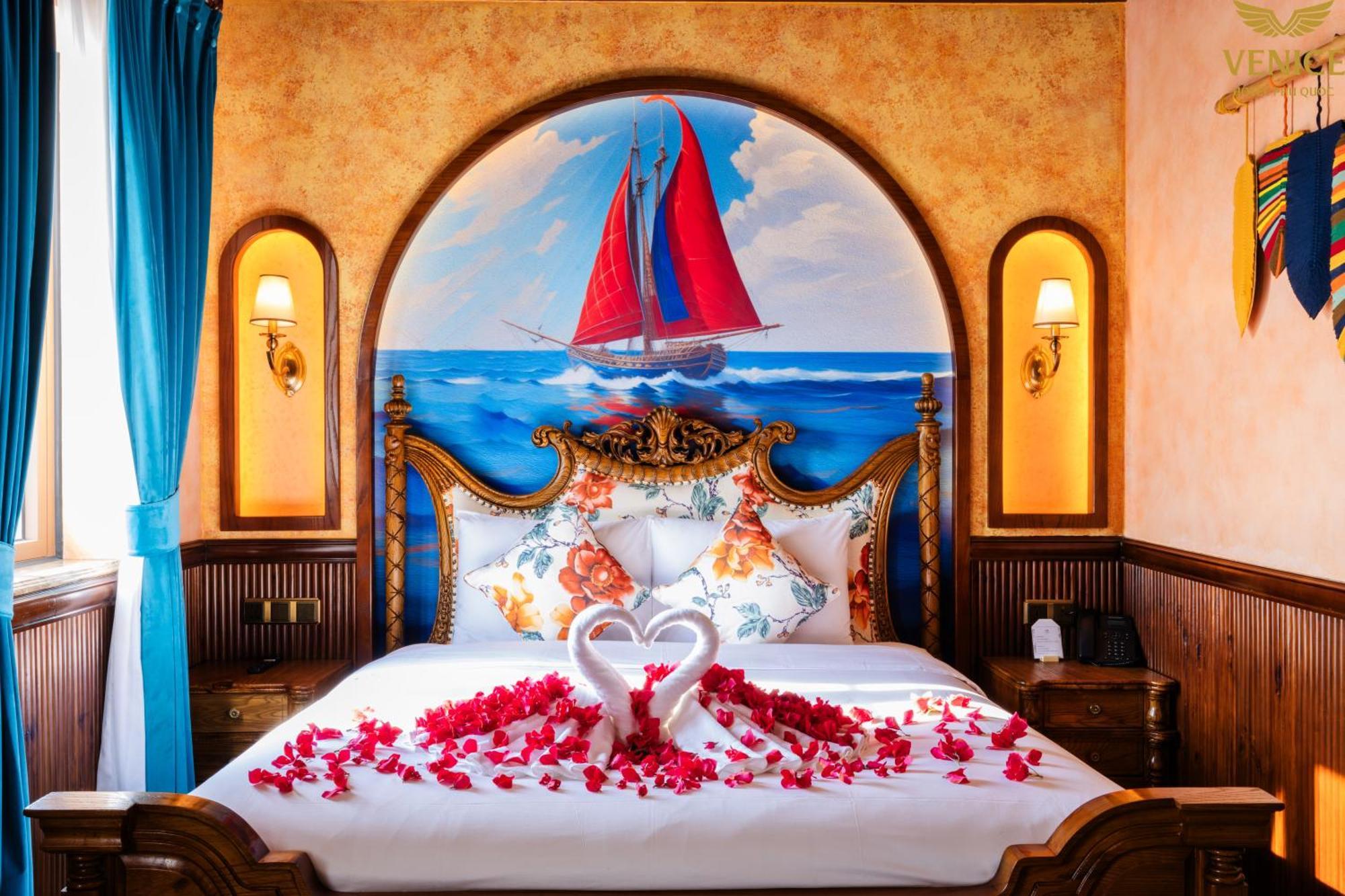 Hotel Venice - Free Airport Shuttle & Sunset Town Tour 4*