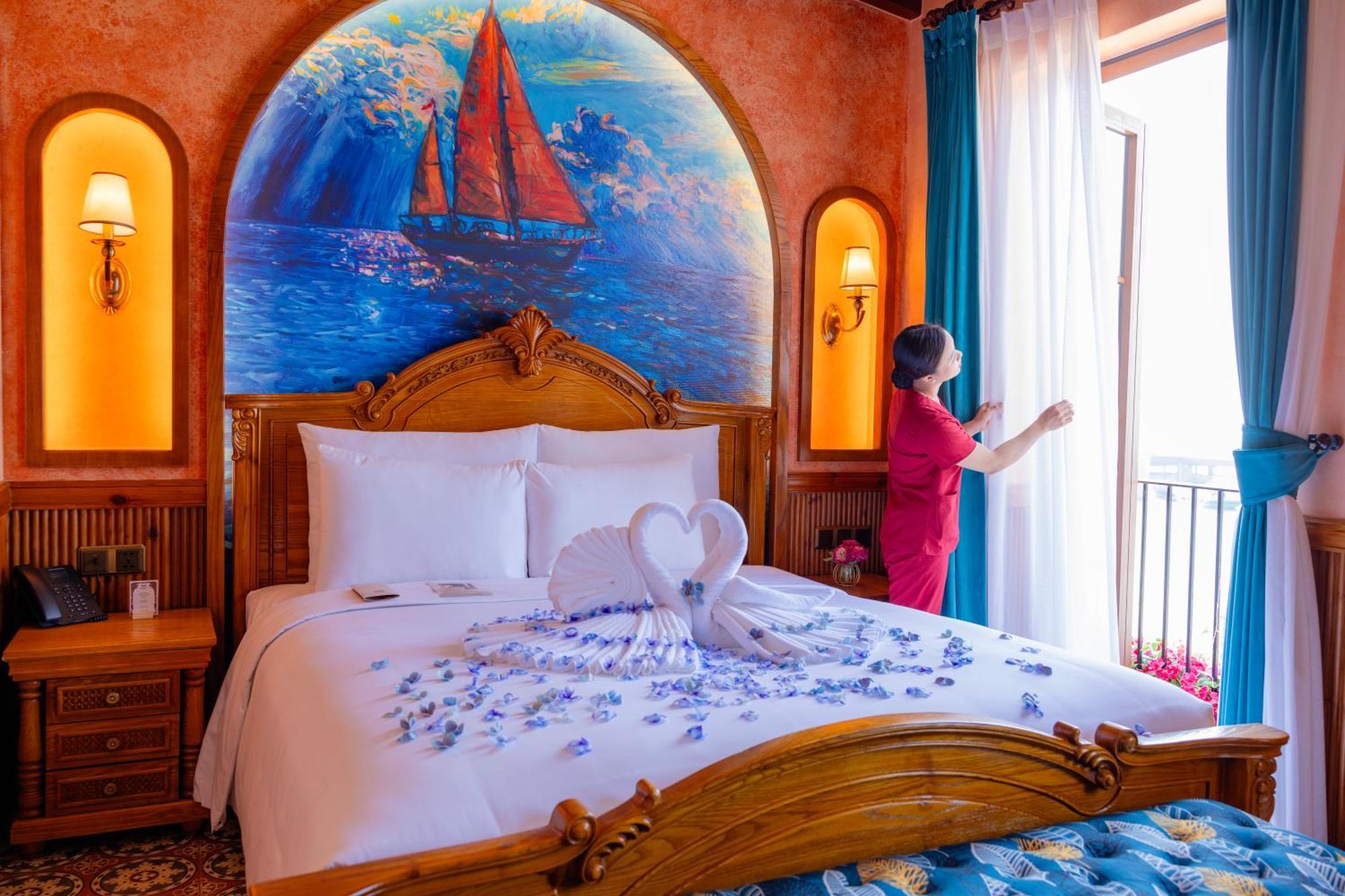 Venice - Free Airport Shuttle & Sunset Town Tour 4*