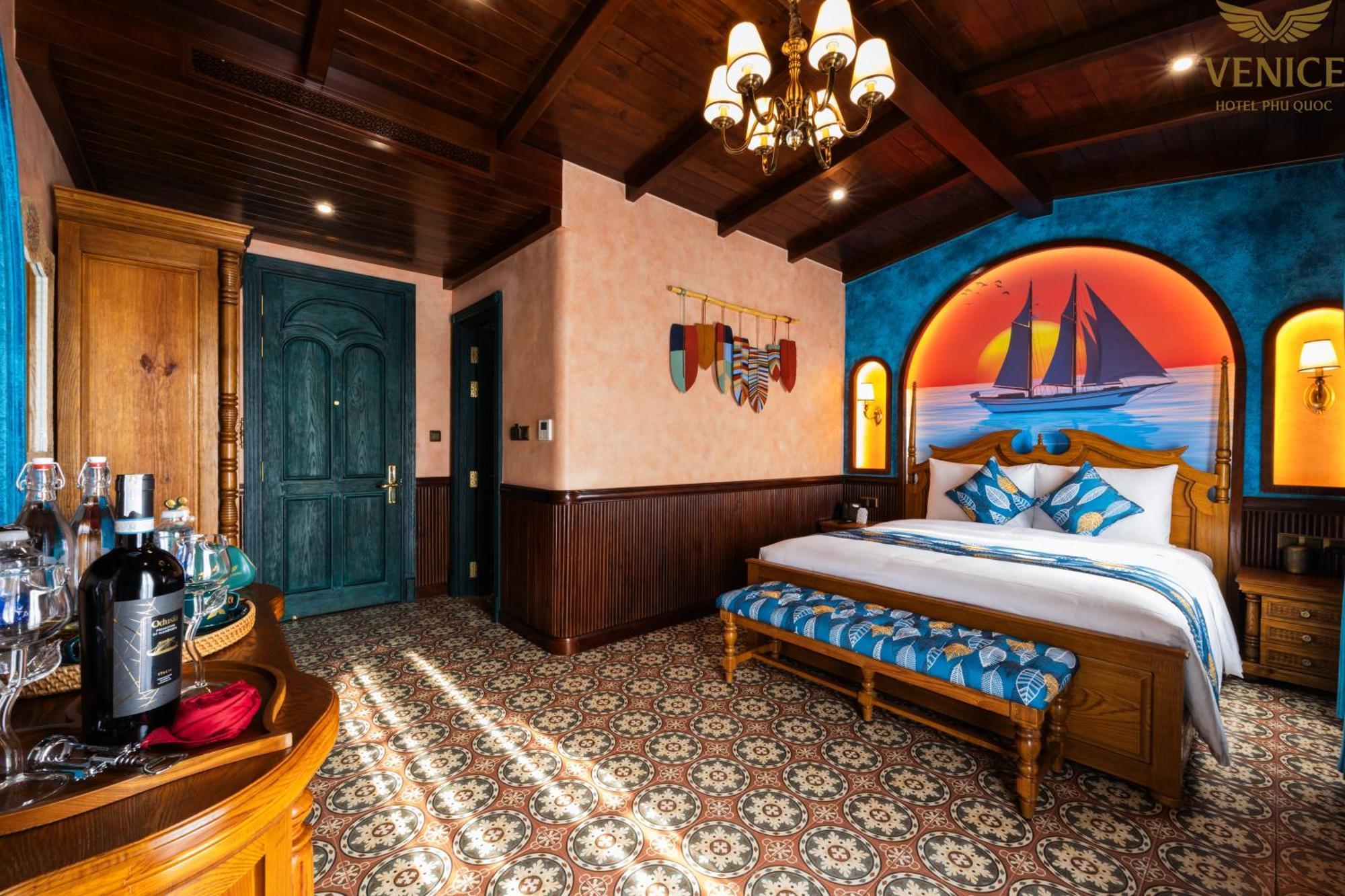 Venice - Free Airport Shuttle & Sunset Town Tour Hotel 4*
