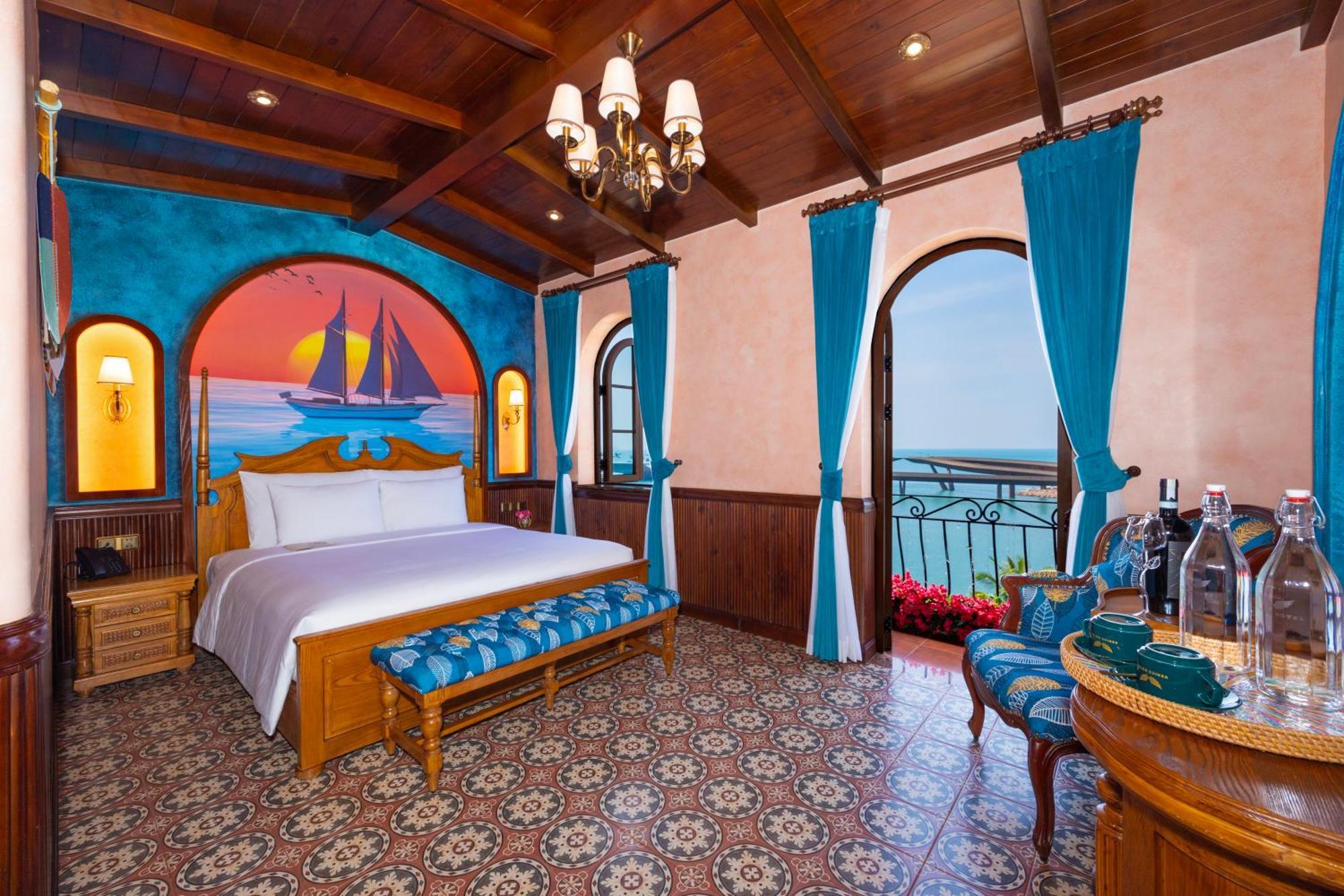 Hotel Venice - Free Airport Shuttle & Sunset Town Tour 4*
