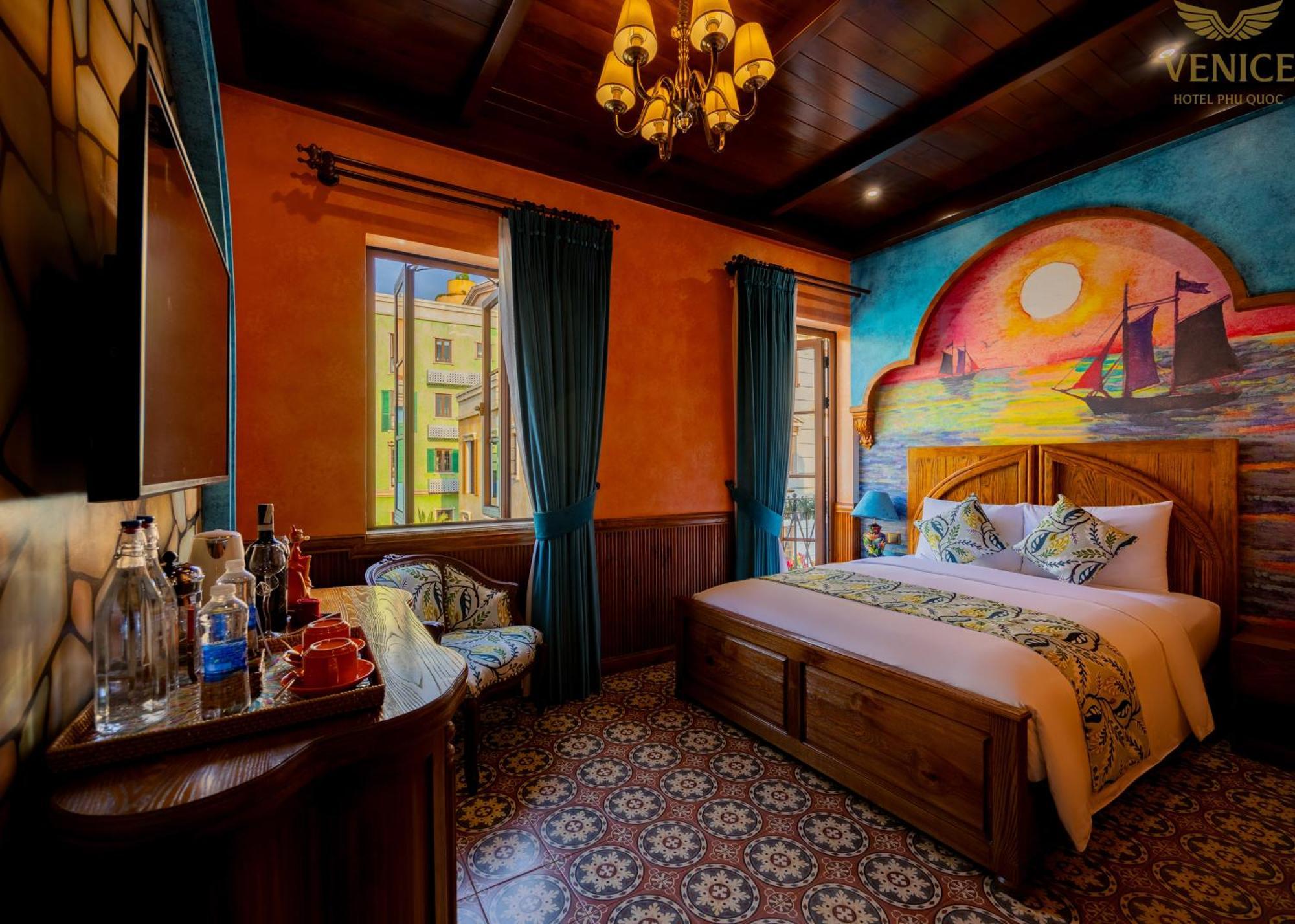 Venice - Free Airport Shuttle & Sunset Town Tour Hotel 4*