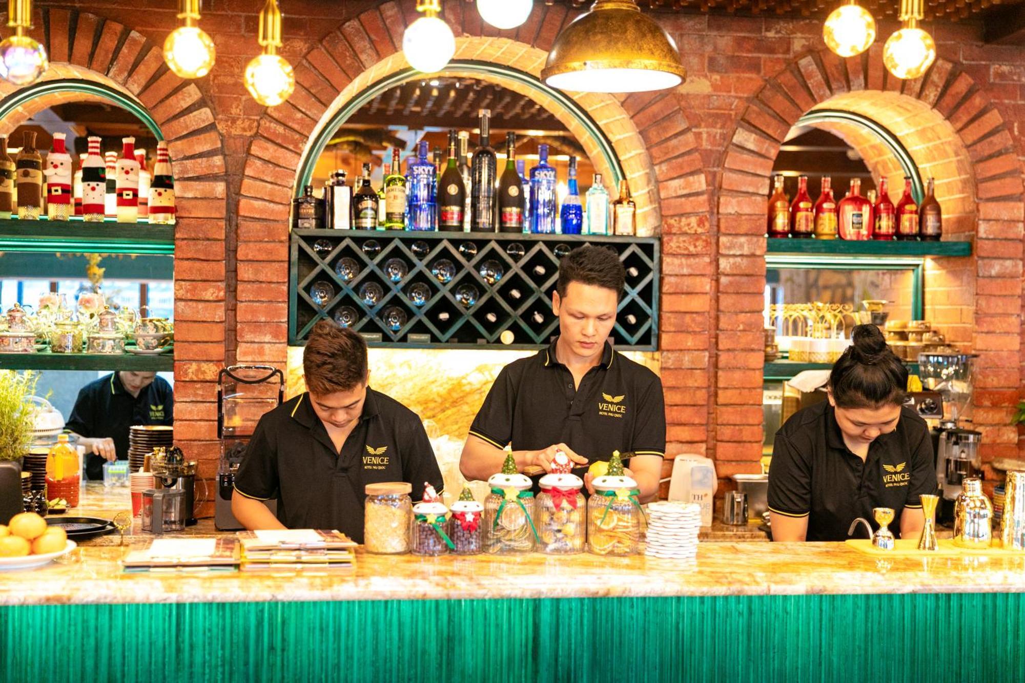 Hotel Venice - Free Airport Shuttle & Sunset Town Tour Phu Quoc