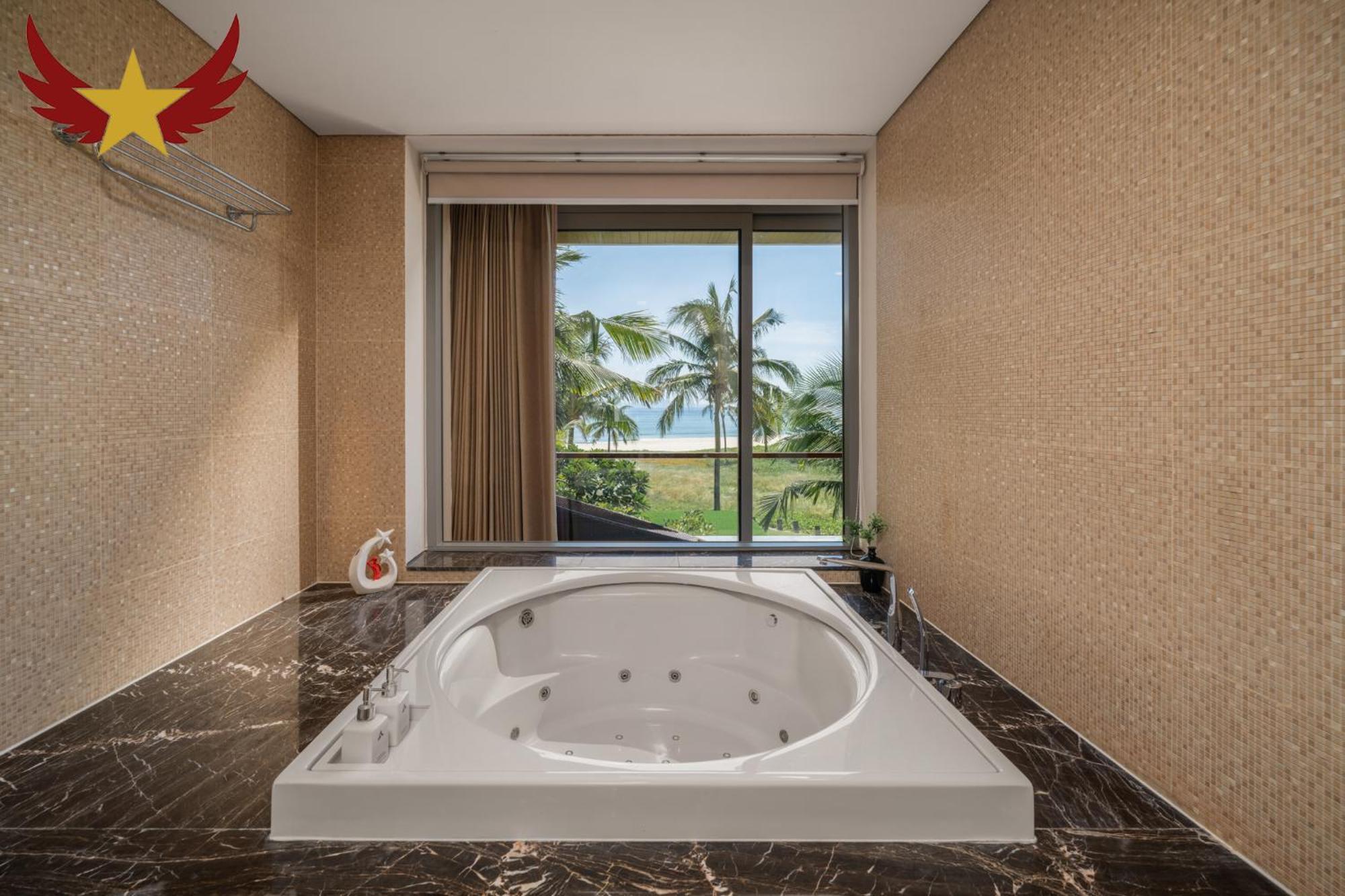 The Five 8 Bedrooms Beachfront - K3 Villa