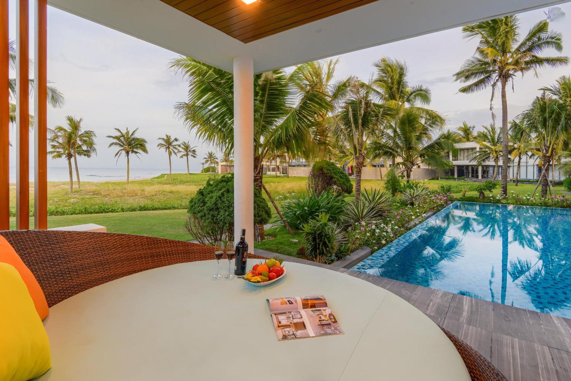 6 Bedrooms Luxury & Beachfront * Da Nang