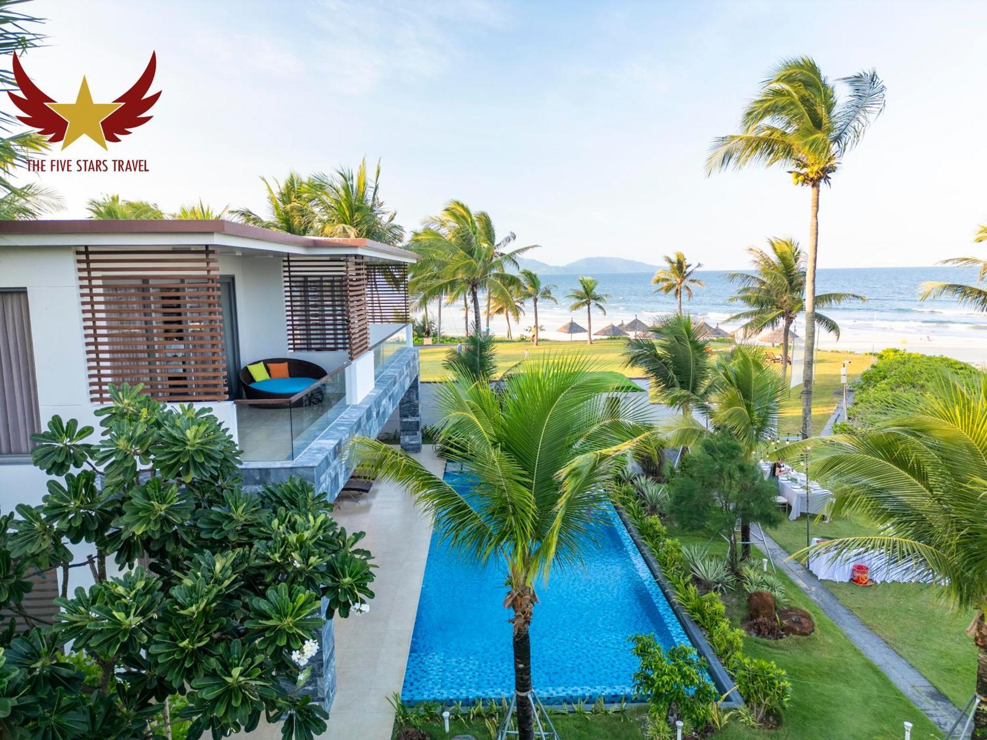 6 Bedrooms Luxury & Beachfront