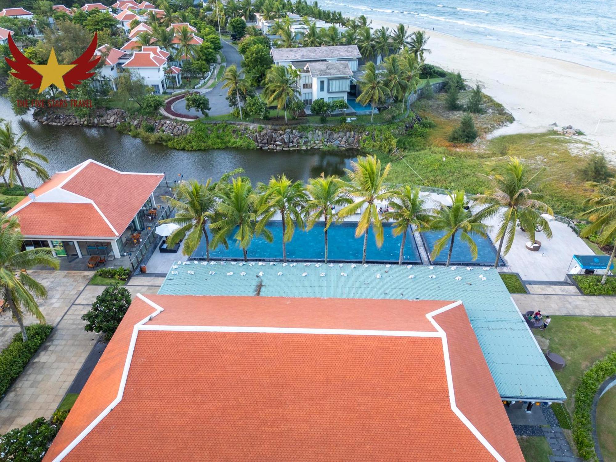 6 Bedrooms Luxury & Beachfront Villa Da Nang