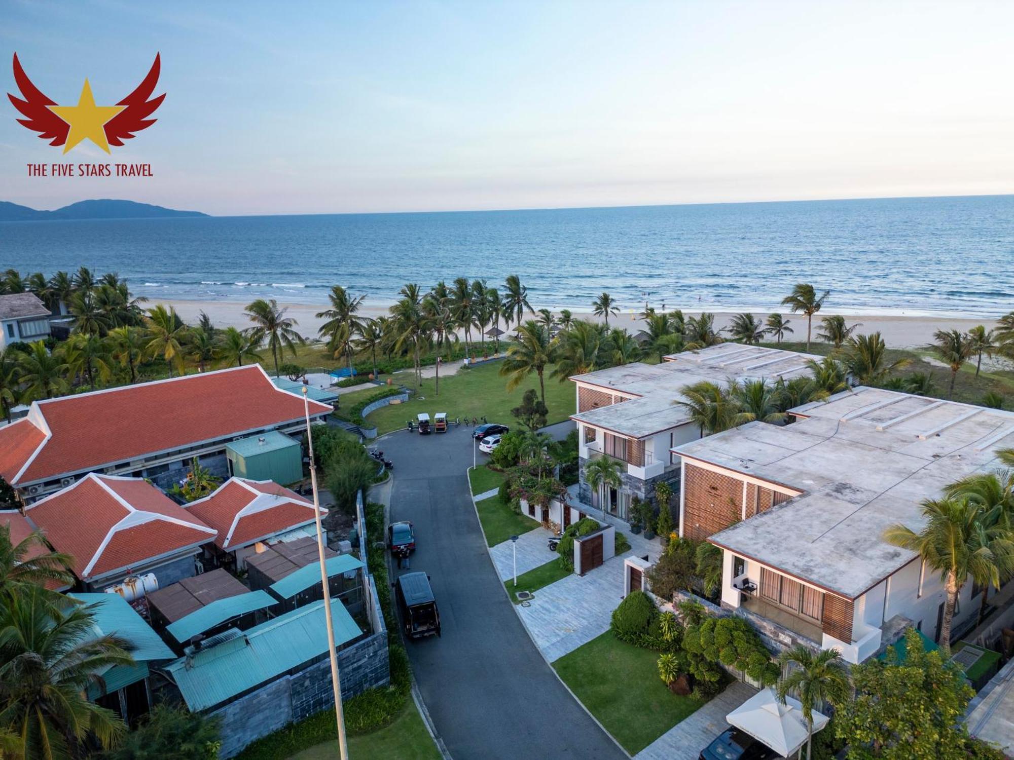 6 Bedrooms Luxury & Beachfront