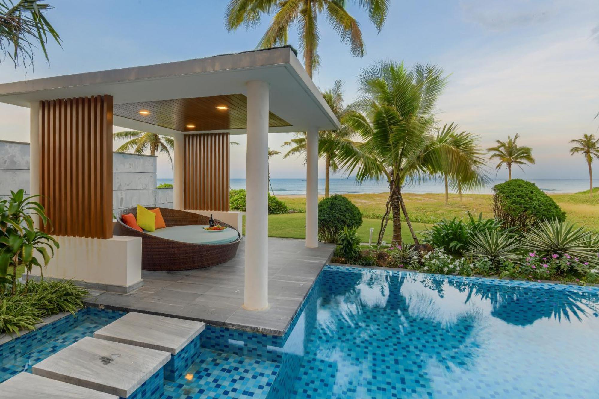 Villa 6 Bedrooms Luxury & Beachfront