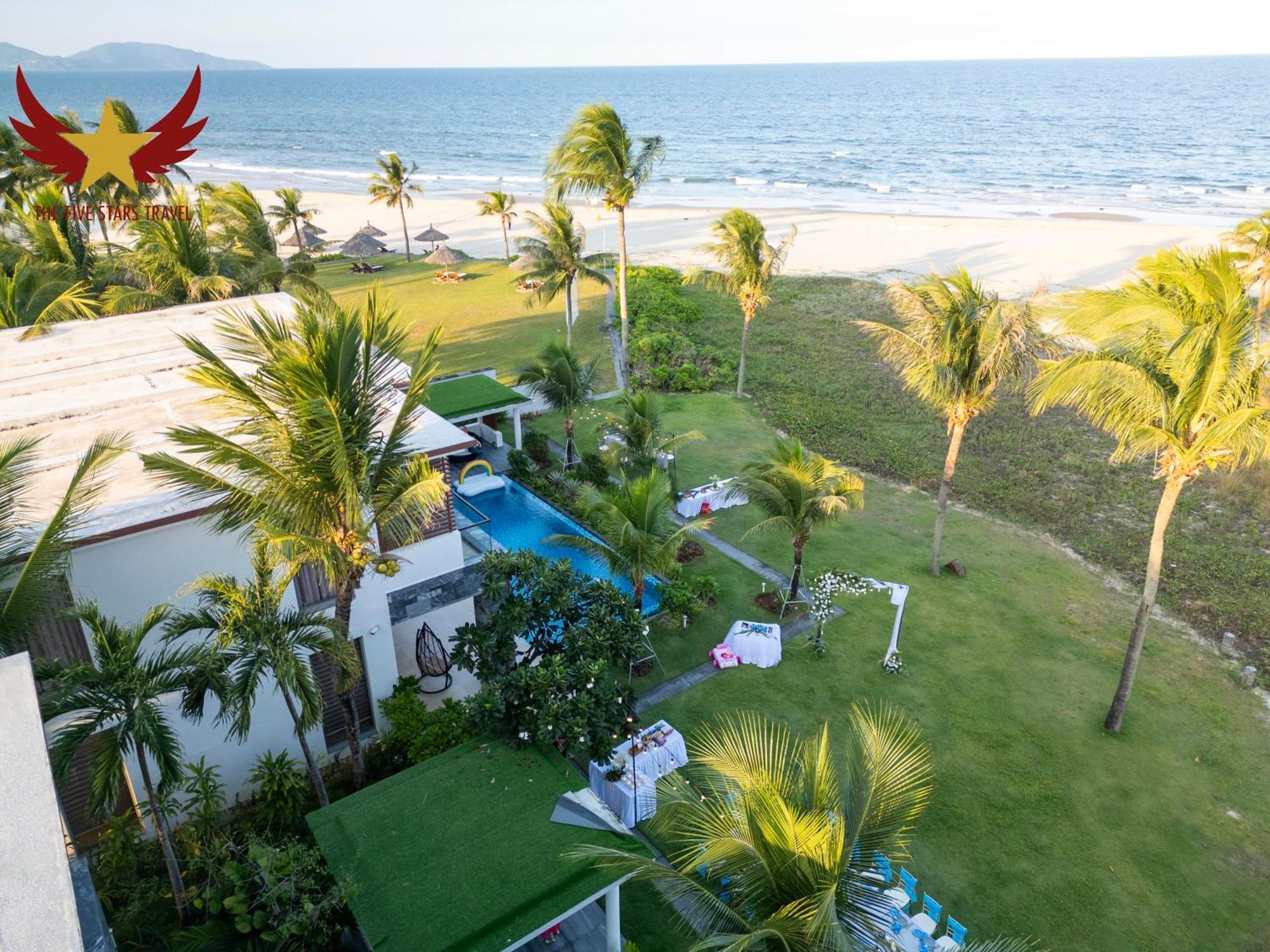 6 Bedrooms Luxury & Beachfront Villa Da Nang