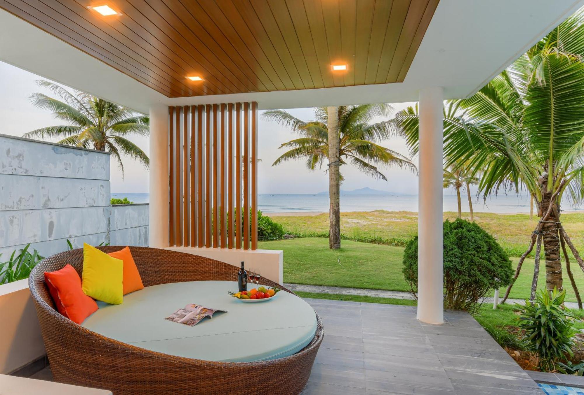 Villa 6 Bedrooms Luxury & Beachfront *