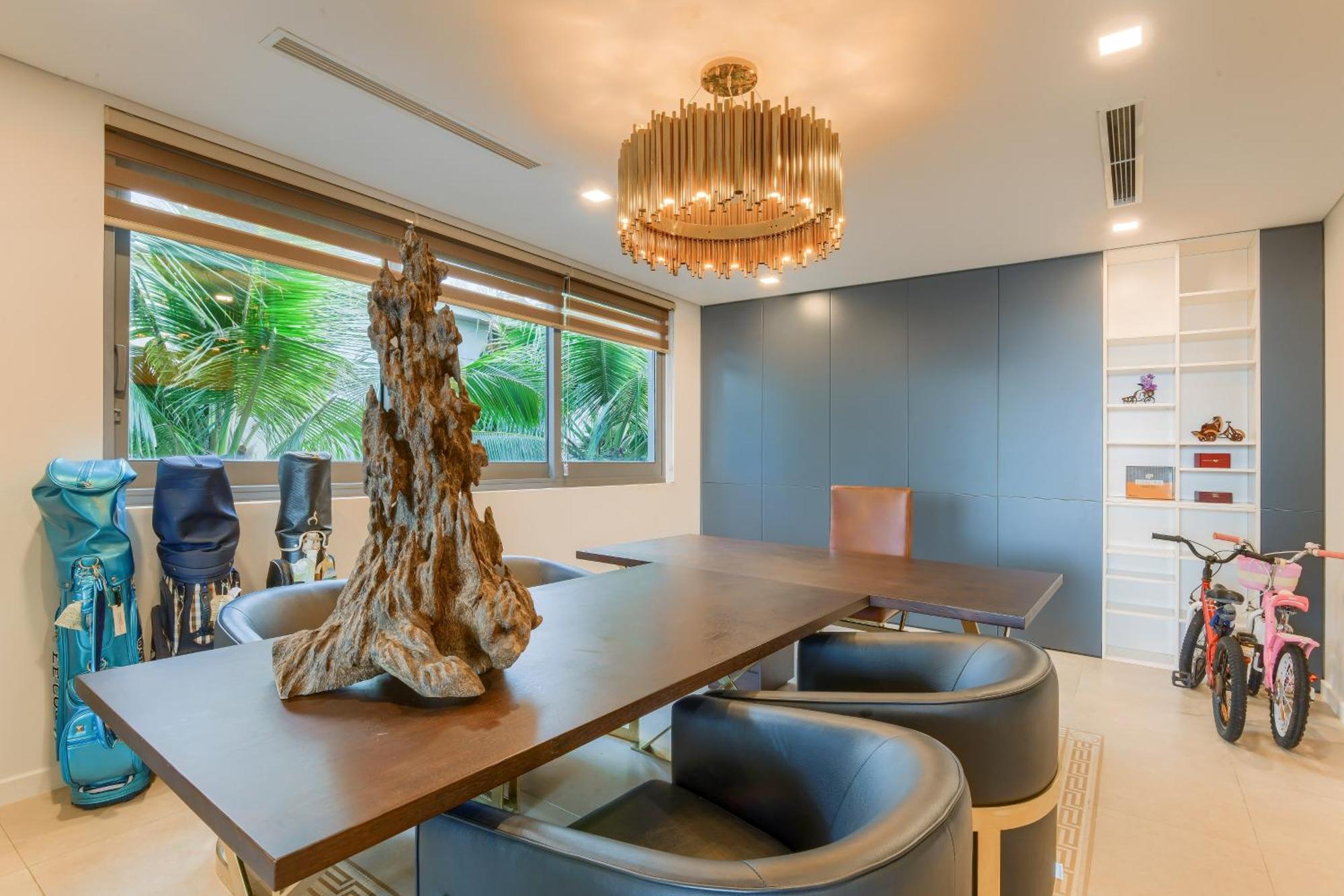 6 Bedrooms Luxury & Beachfront